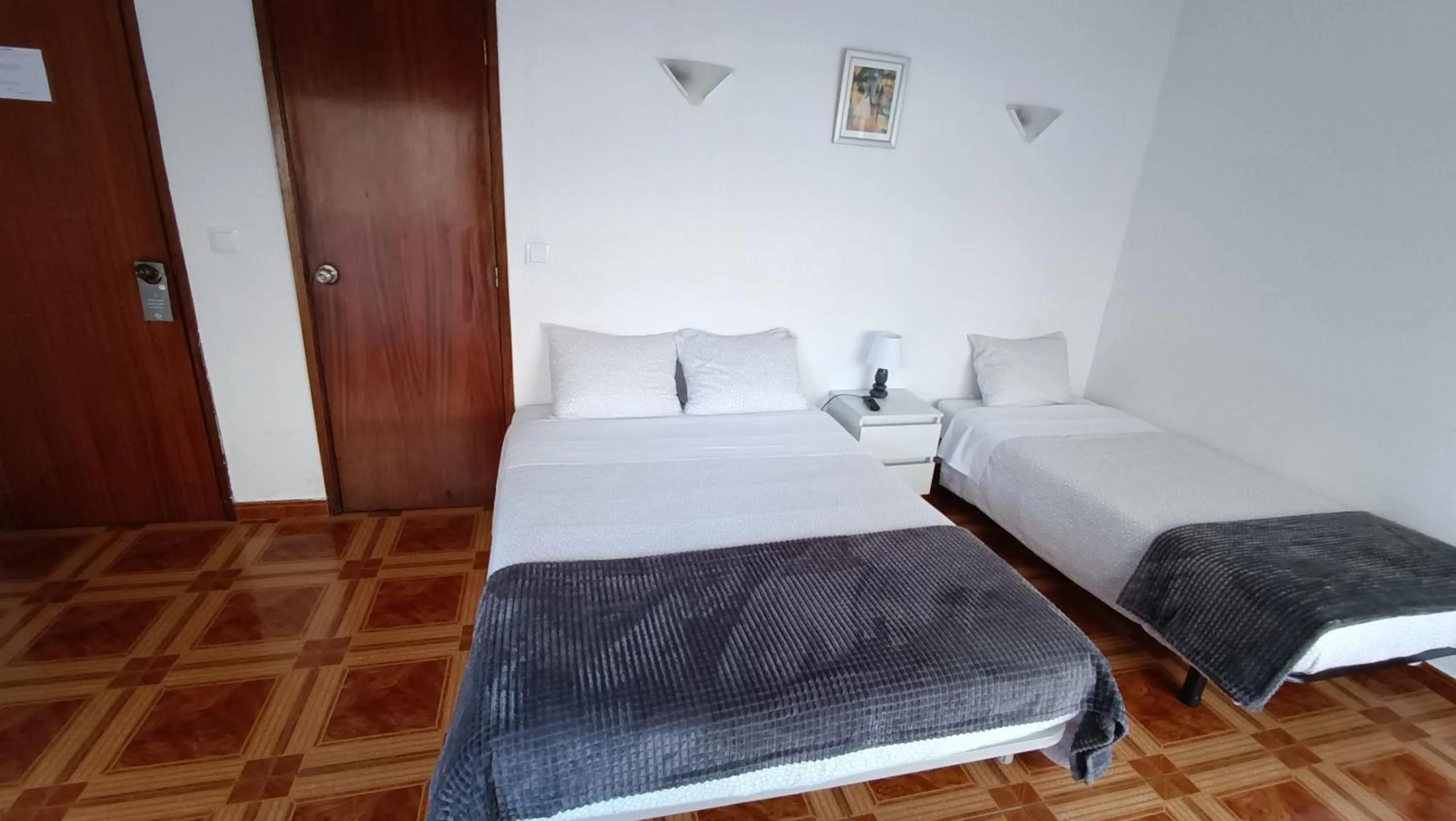 Bedroom, Bed in Residencial S. Gião