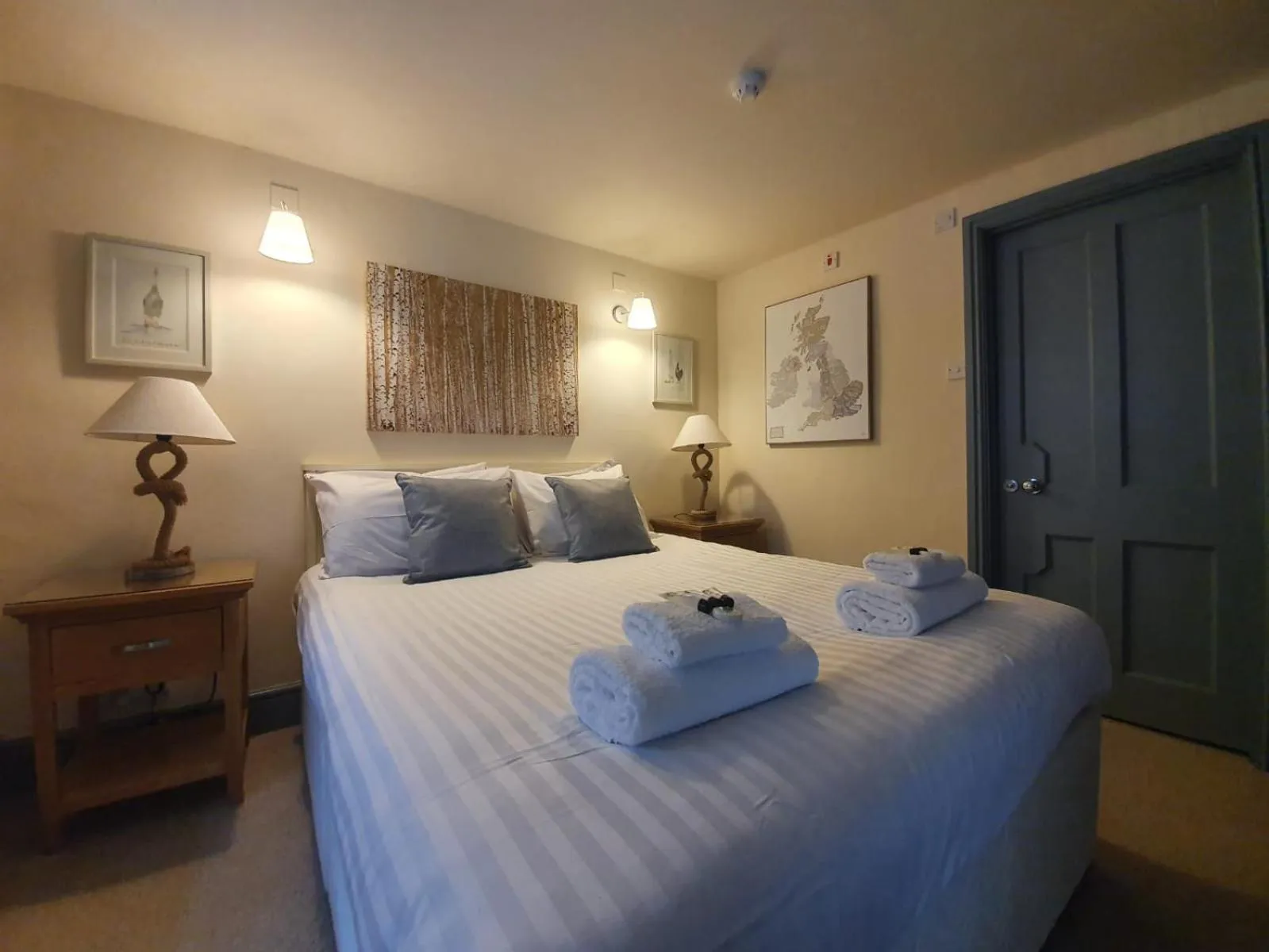 Bed in The Kings Arms Hotel