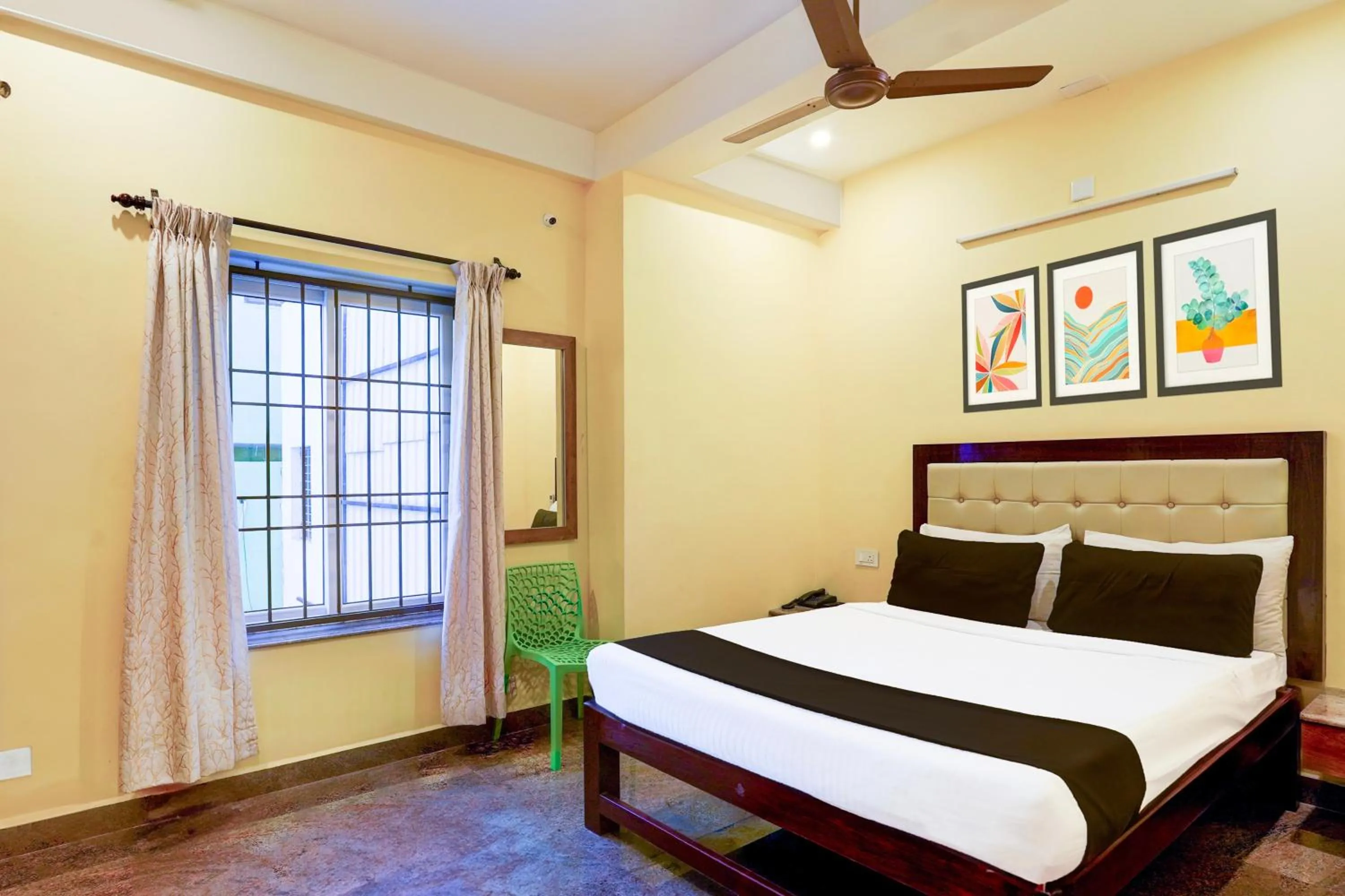 Bedroom, Bed in Super Townhouse White Town Rock Beach Formerly Prakasam Residency