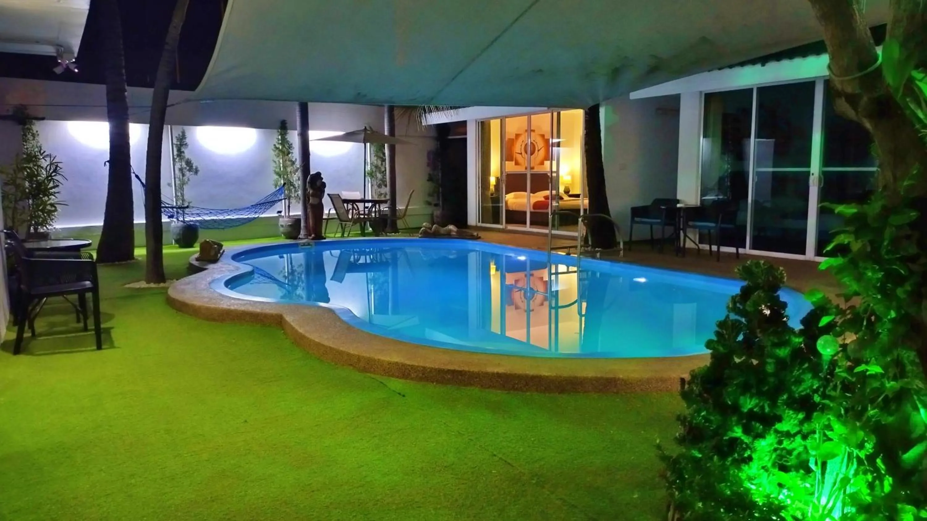 Property building in Coconut Palms