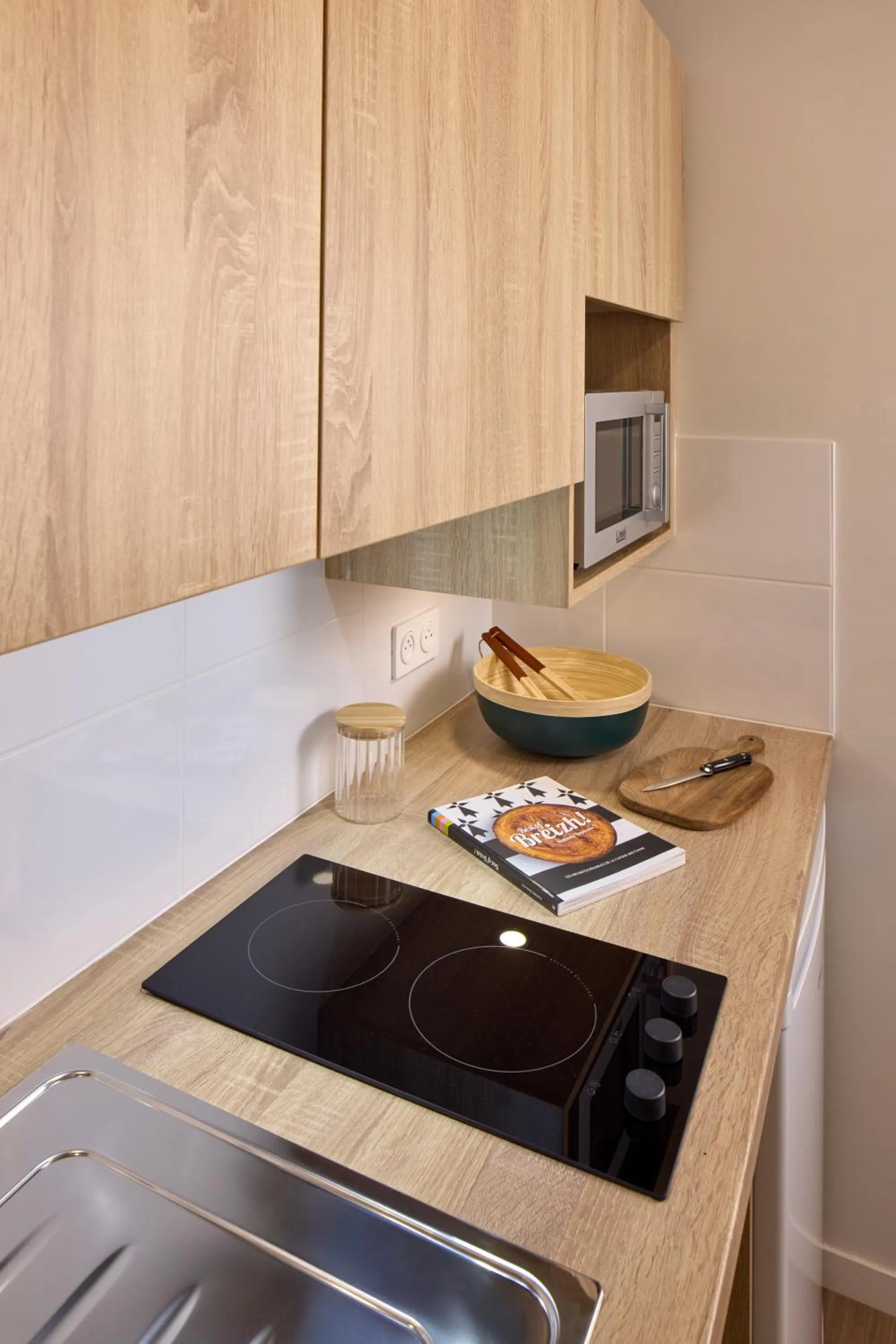 Kitchen or kitchenette in Zenitude Quality Aparthotel Plerin