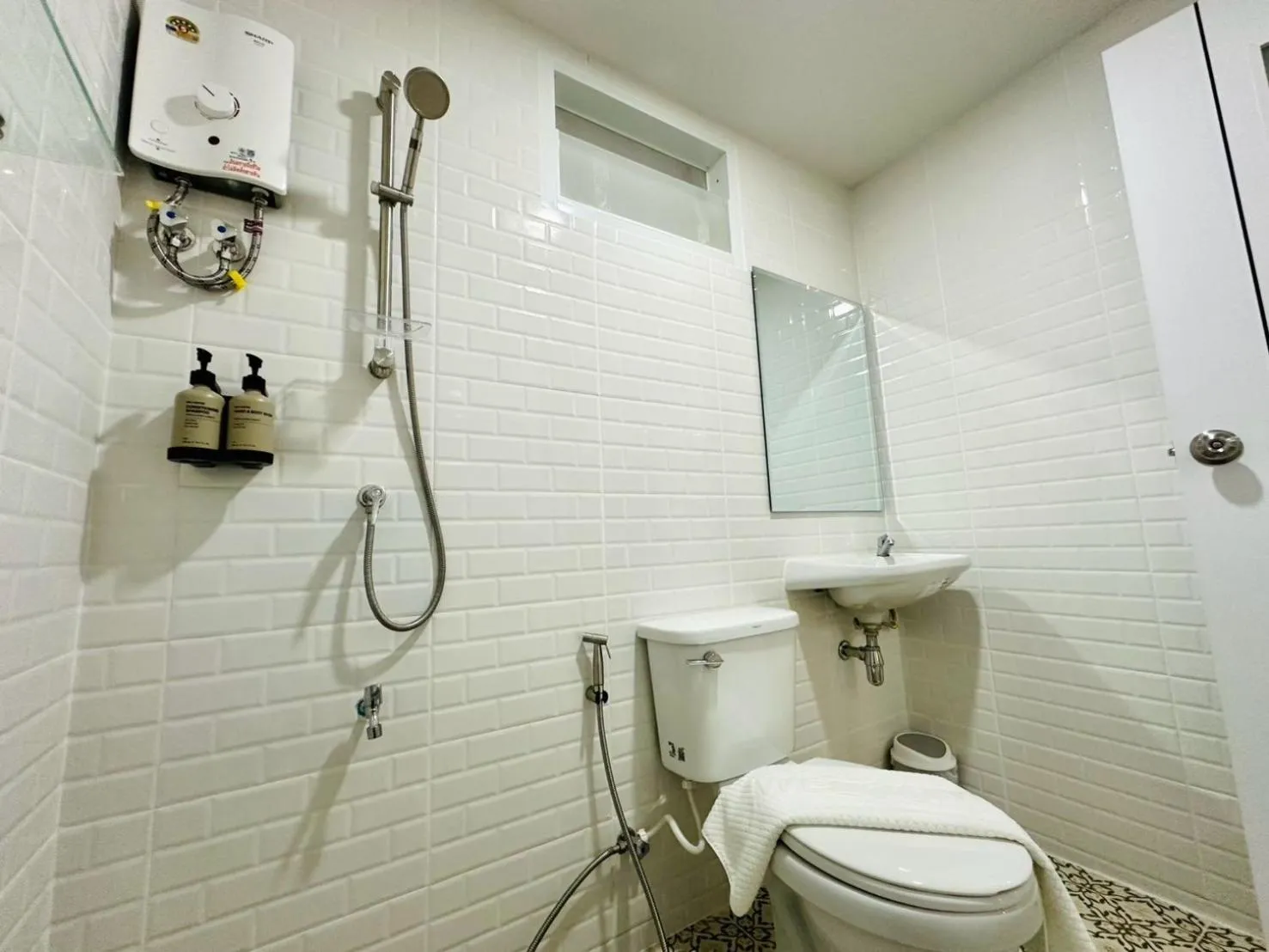 Shower in The Cozy 77