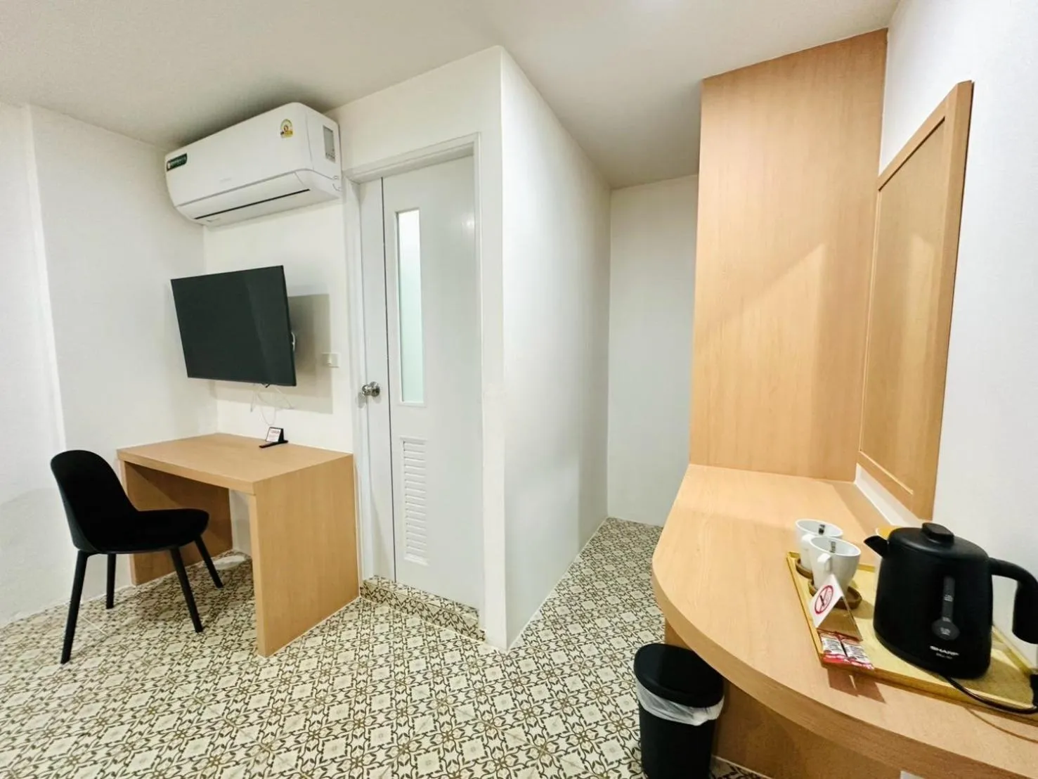 Seating area in The Cozy 77