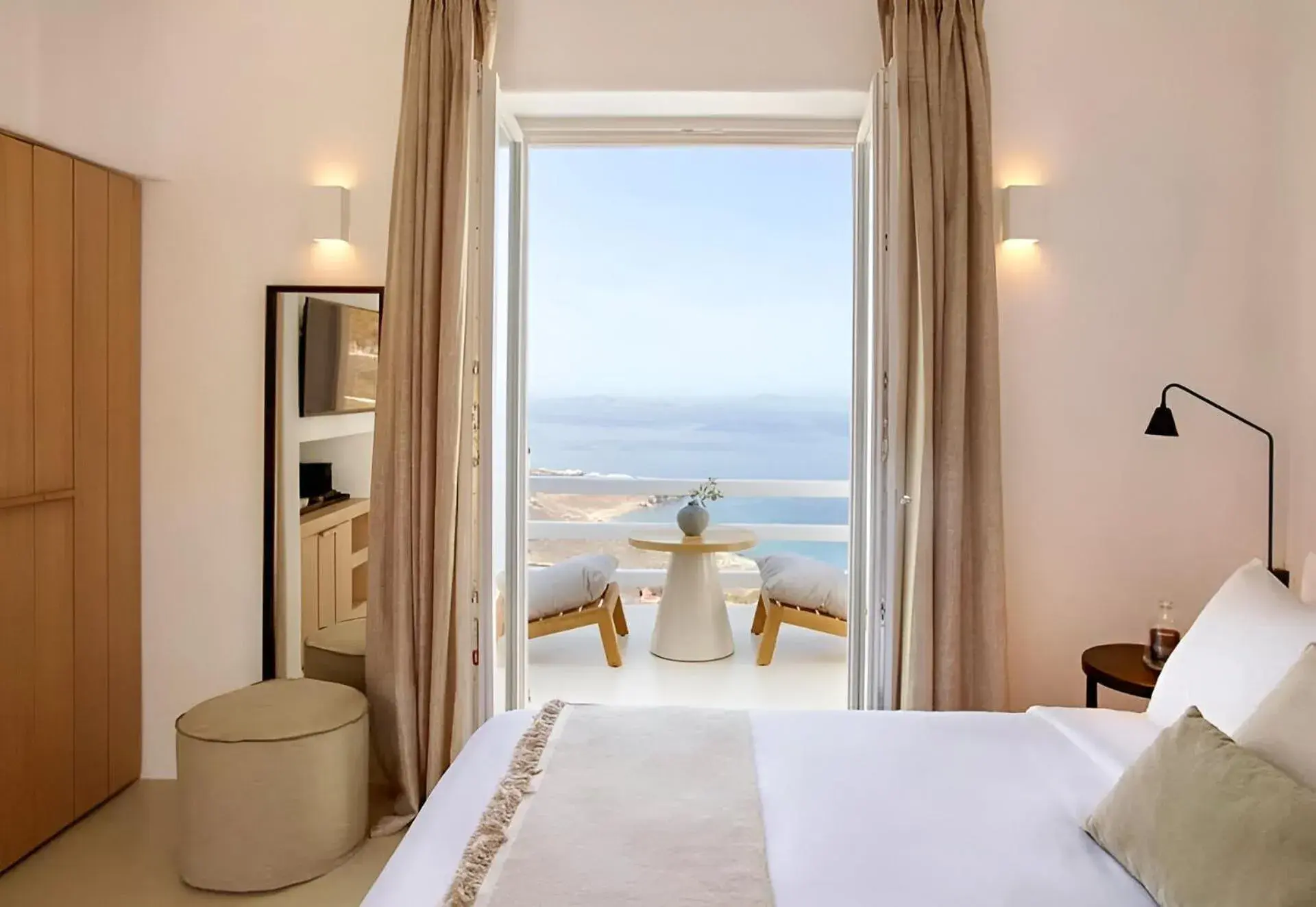 King Room with Spa Bath in Hotiday Mykonos Fanari King Room with Spa Bath in Hotiday Mykonos Fanari