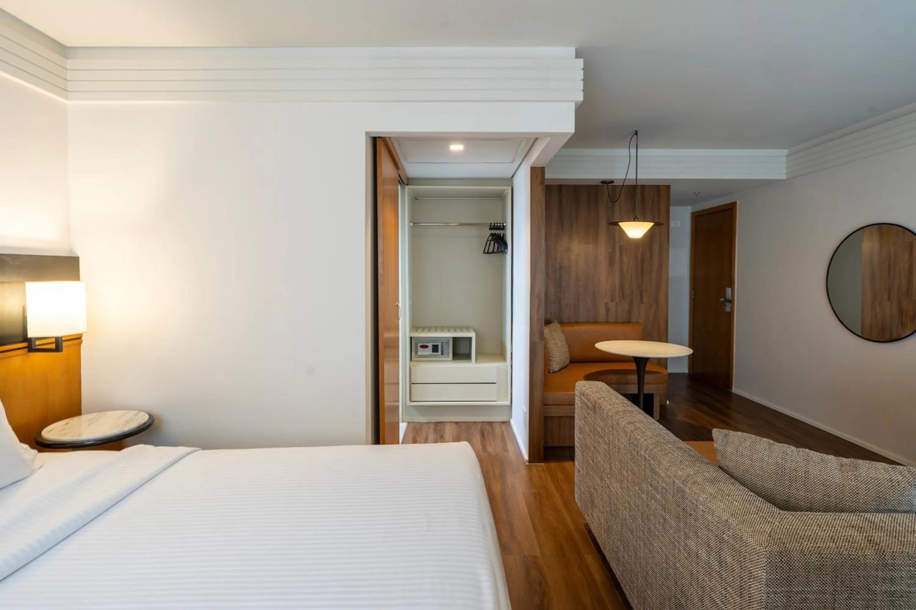 Bedroom, Bed in Estanplaza International