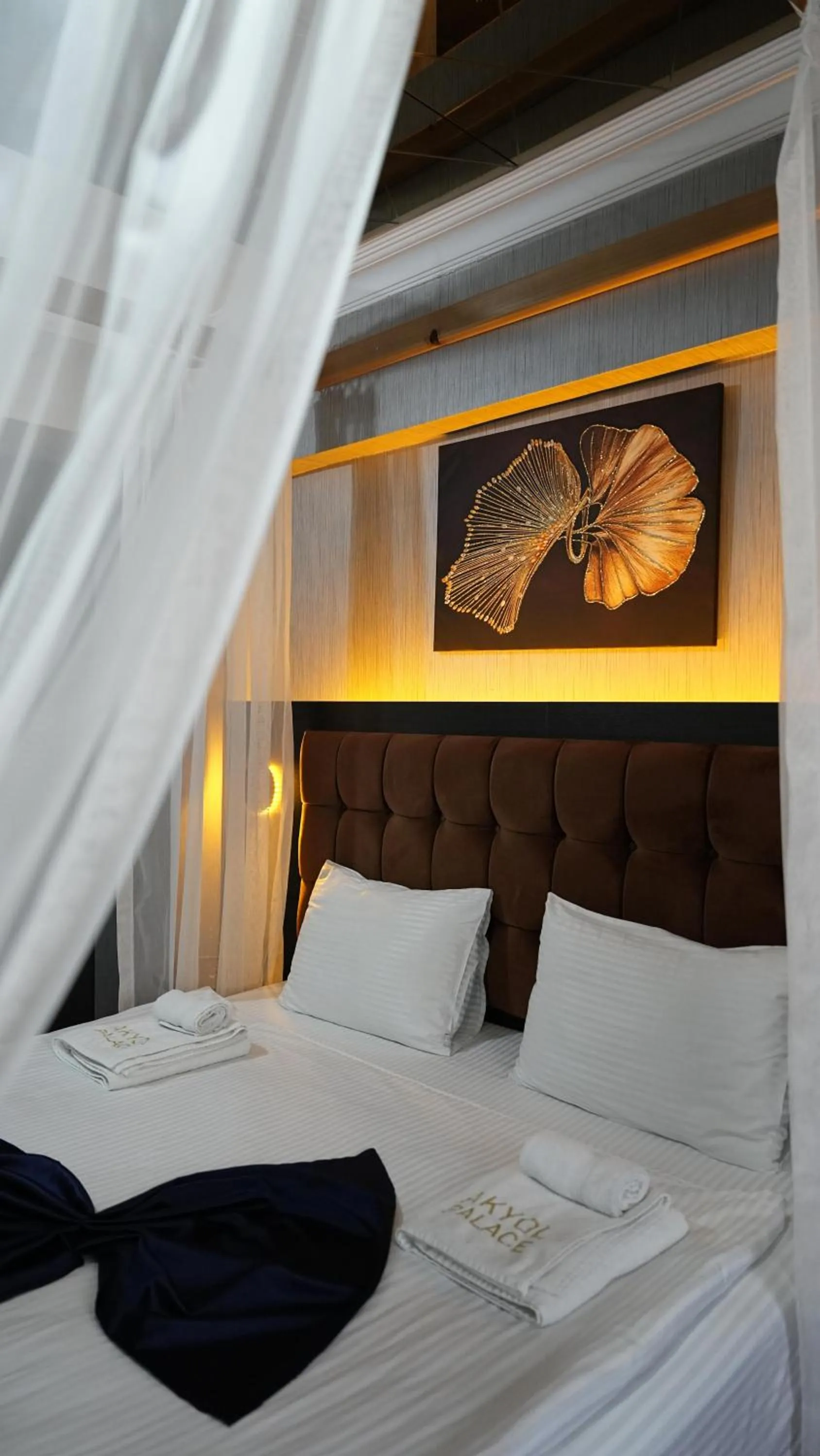 Bedroom, Bed in Akyol Palace