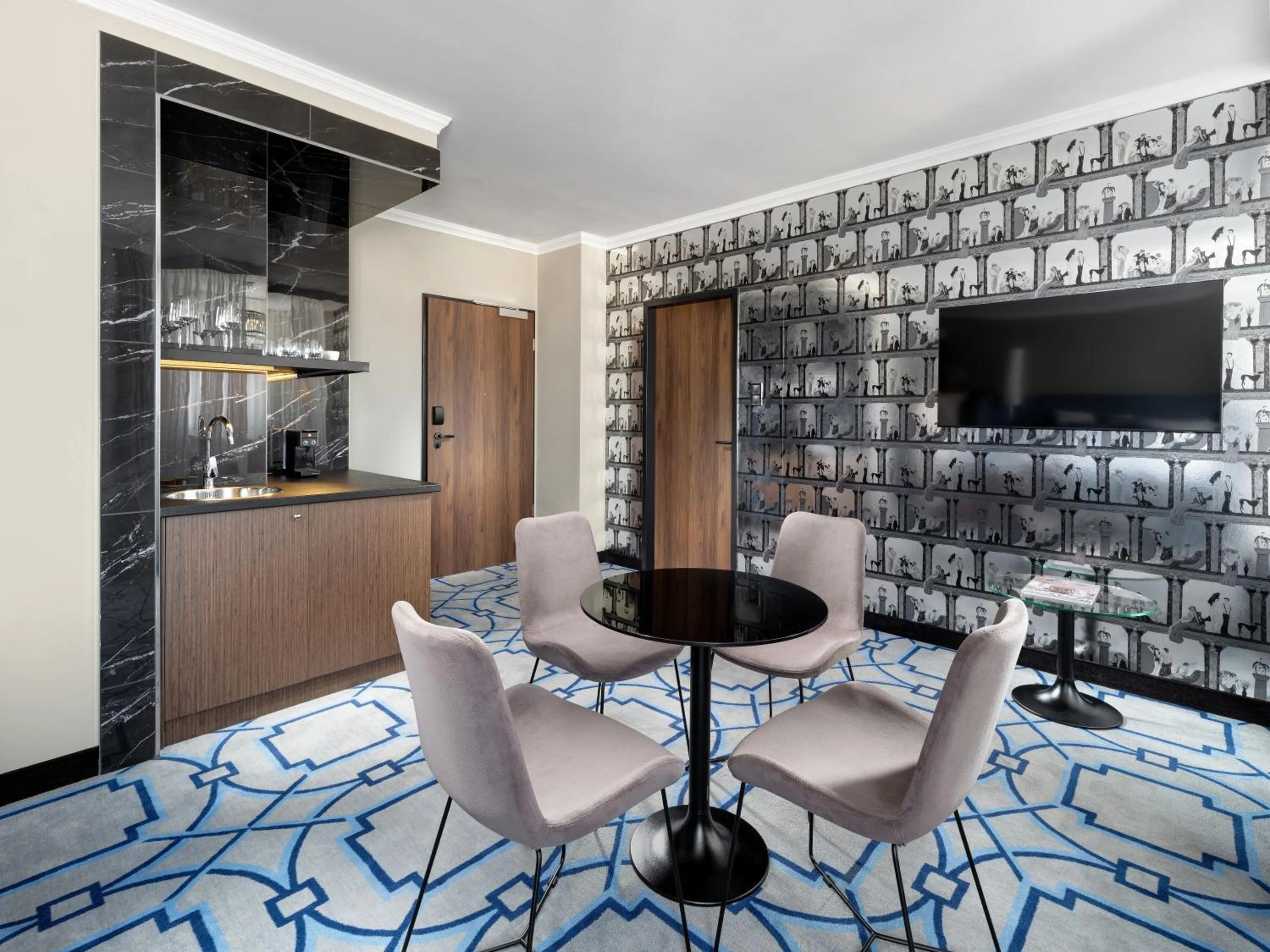 Kitchen or kitchenette in Mamaison Hotel Chain Bridge Budapest