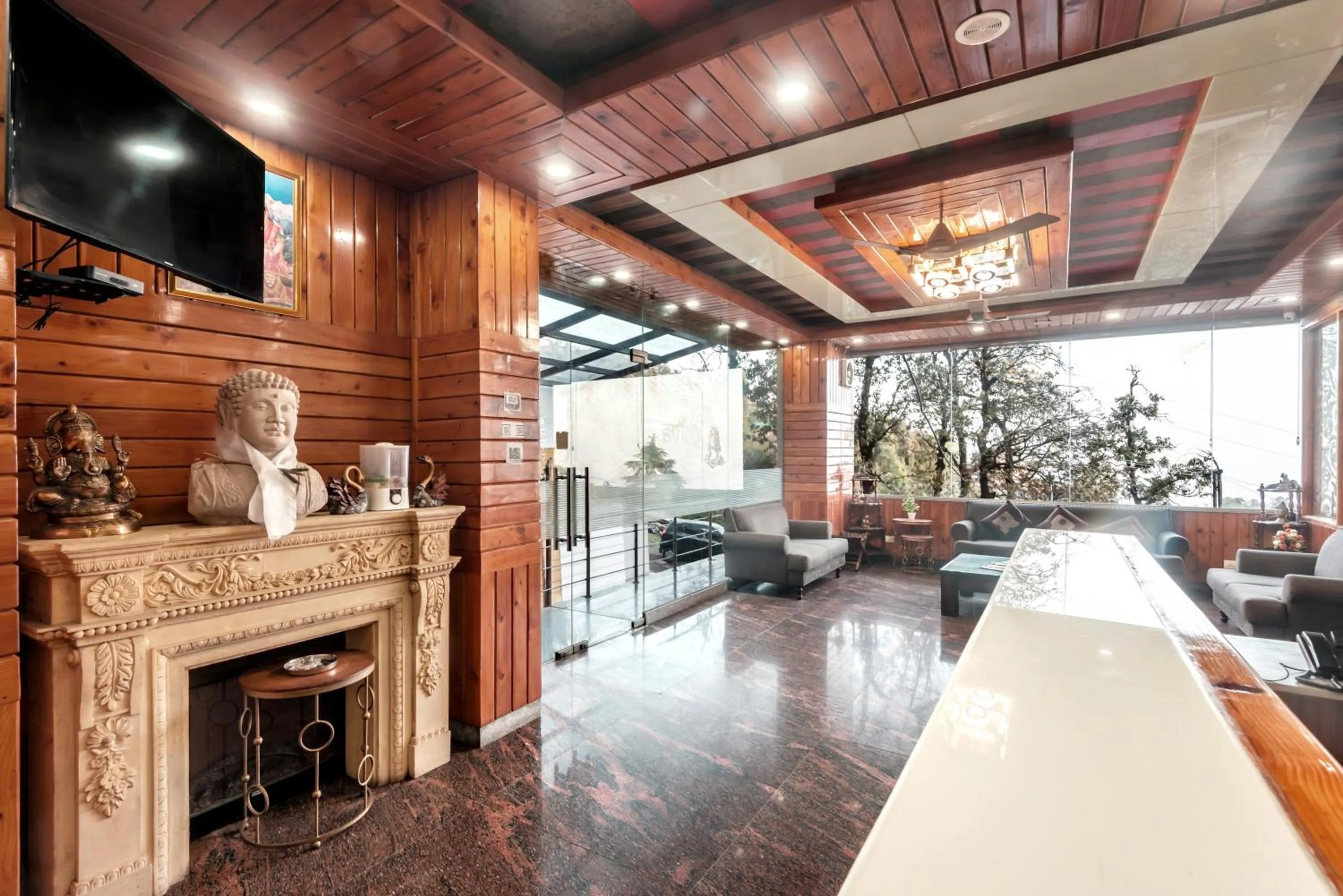 Lobby or reception in Hotel Shiva Sanctuary by DLS Hotels, McLeod Ganj