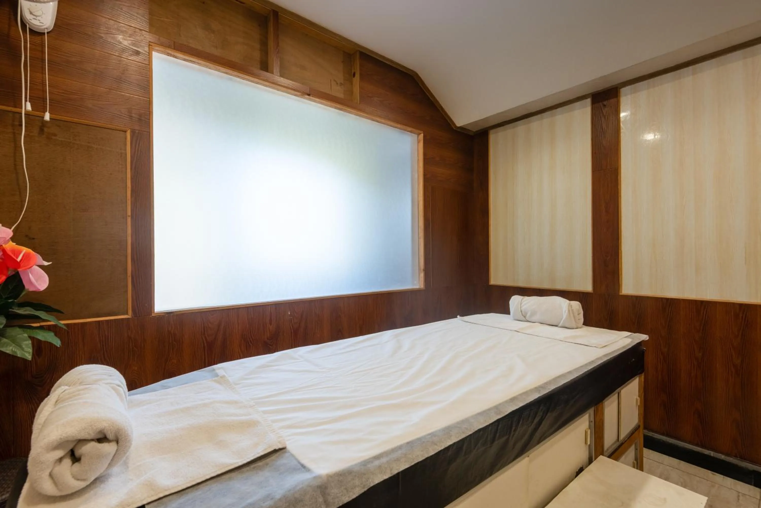 Spa and wellness centre/facilities, Bed in Hotel Shiva Sanctuary by DLS Hotels, McLeod Ganj