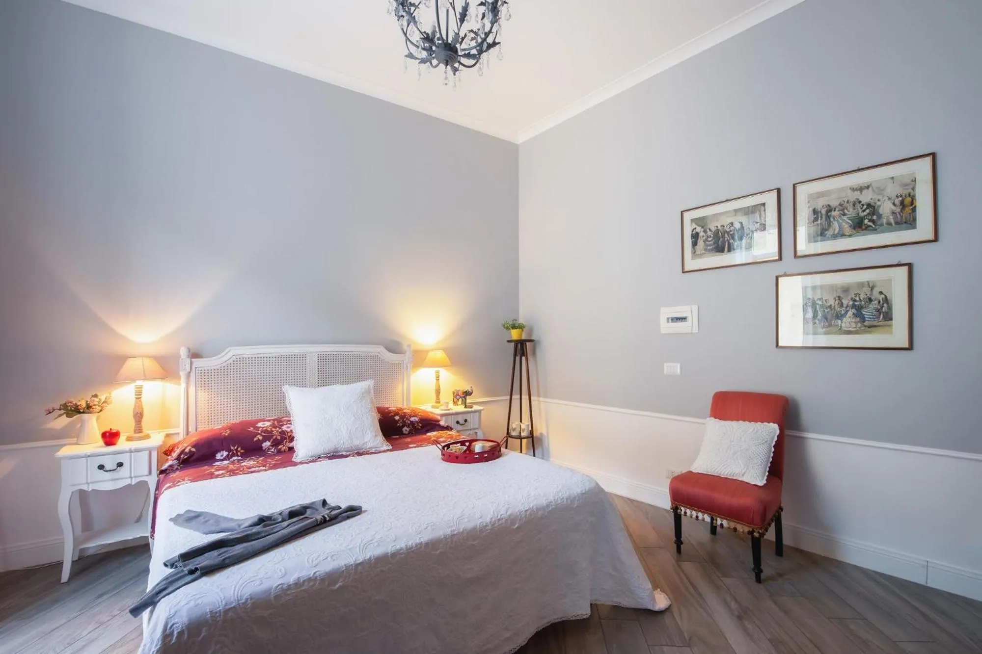 Photo of the whole room in The Place