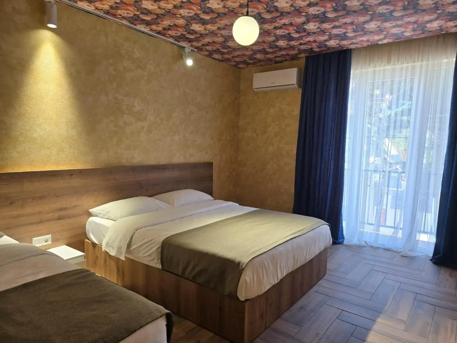 Double or Twin Room with Balcony in Hotel Nutsa in old Tbilisi Double or Twin Room with Balcony in Hotel Nutsa in old Tbilisi