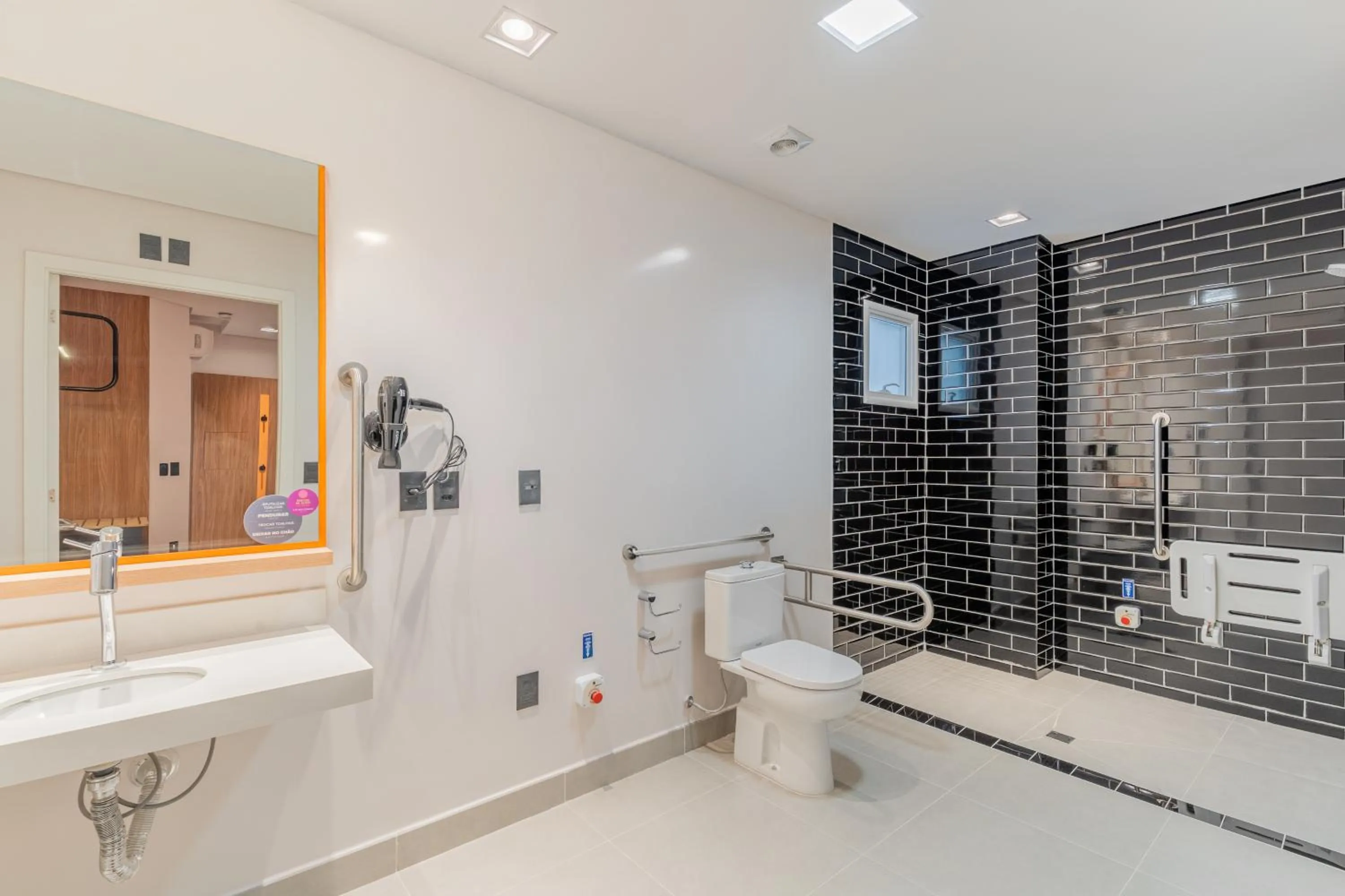 Bathroom in Tru by Hilton Chapecó - NOVO