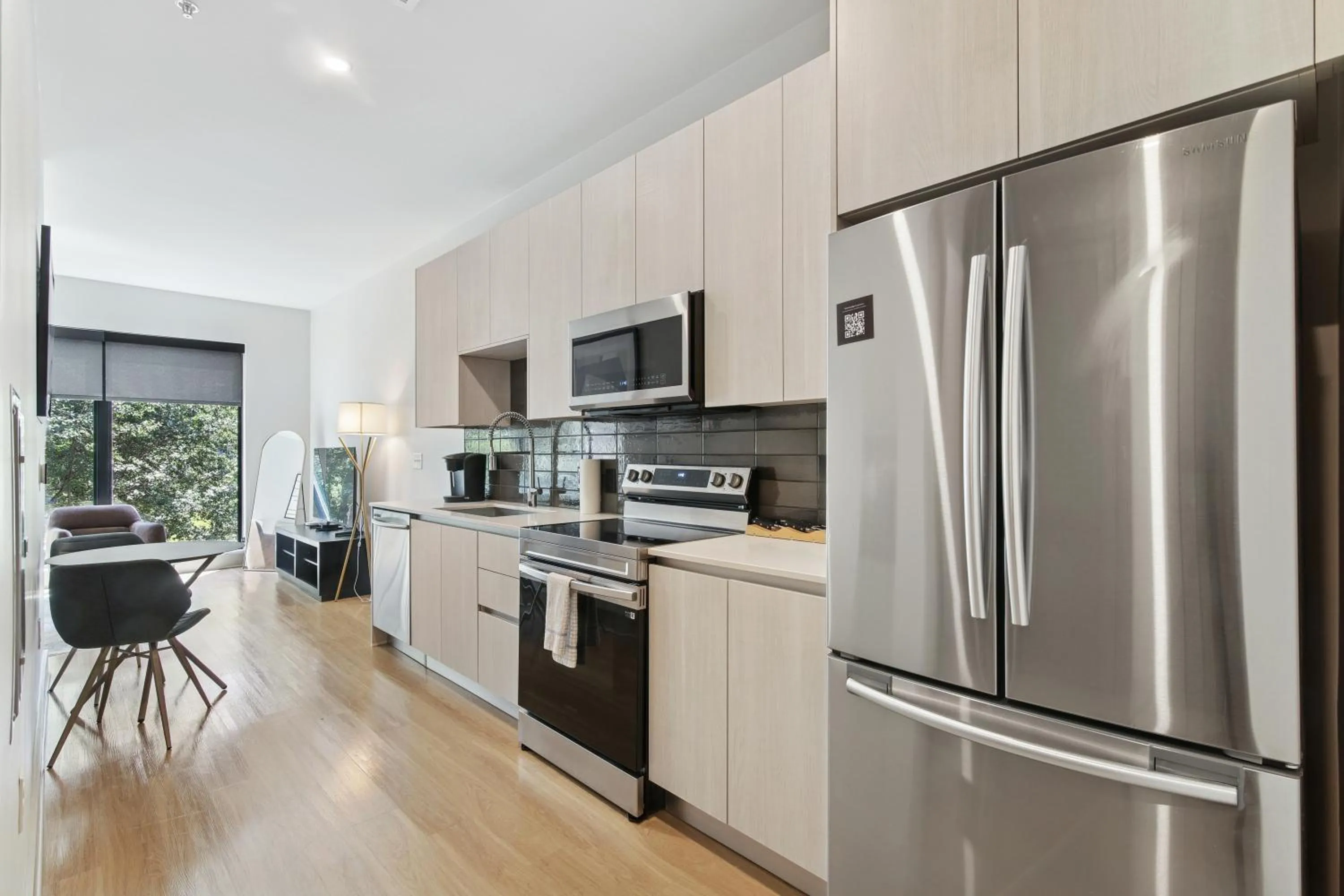 Kitchen or kitchenette in Sentral West Midtown at Star Metals