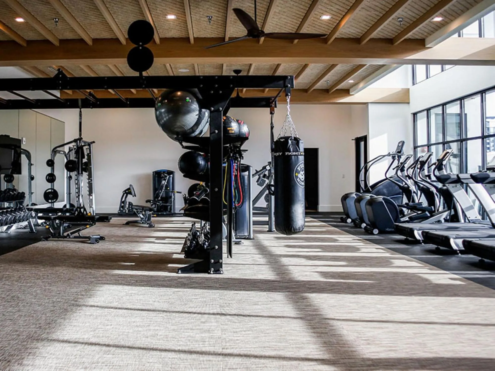 Fitness centre/facilities in Sentral West Midtown at Star Metals