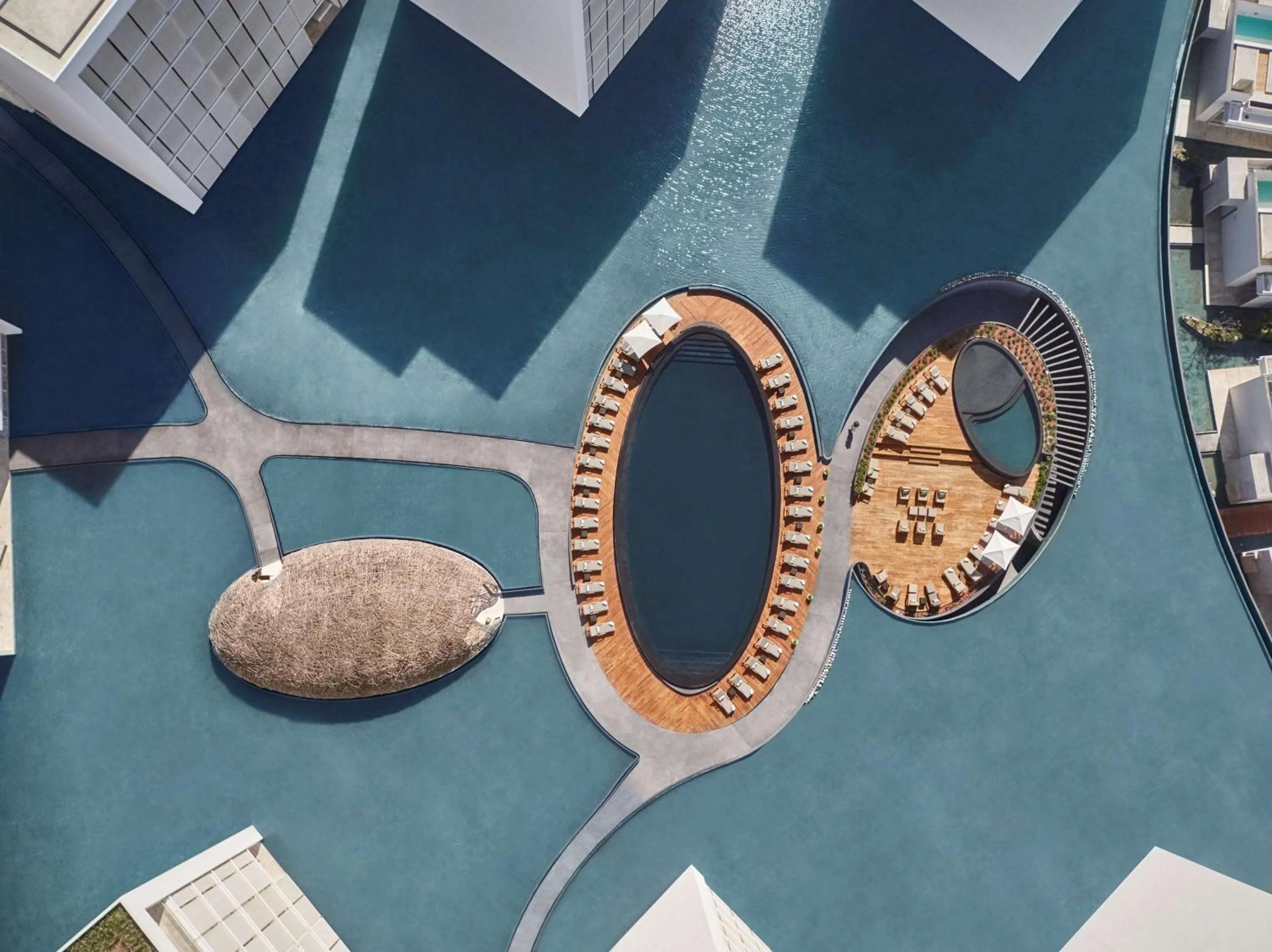 Swimming pool in Viceroy Los Cabos