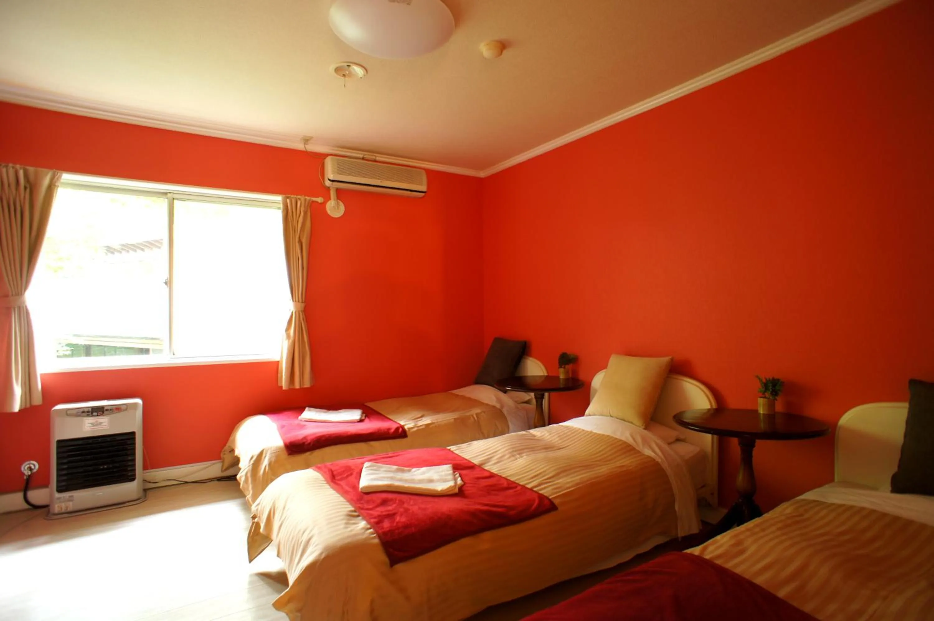 Photo of the whole room, Bed in Karuizawa Pension Sato no Nukumori