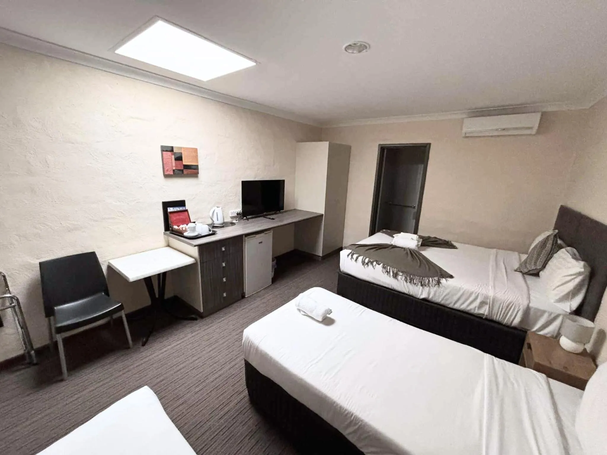 Bed in Prince of Wales Hotel, Bunbury