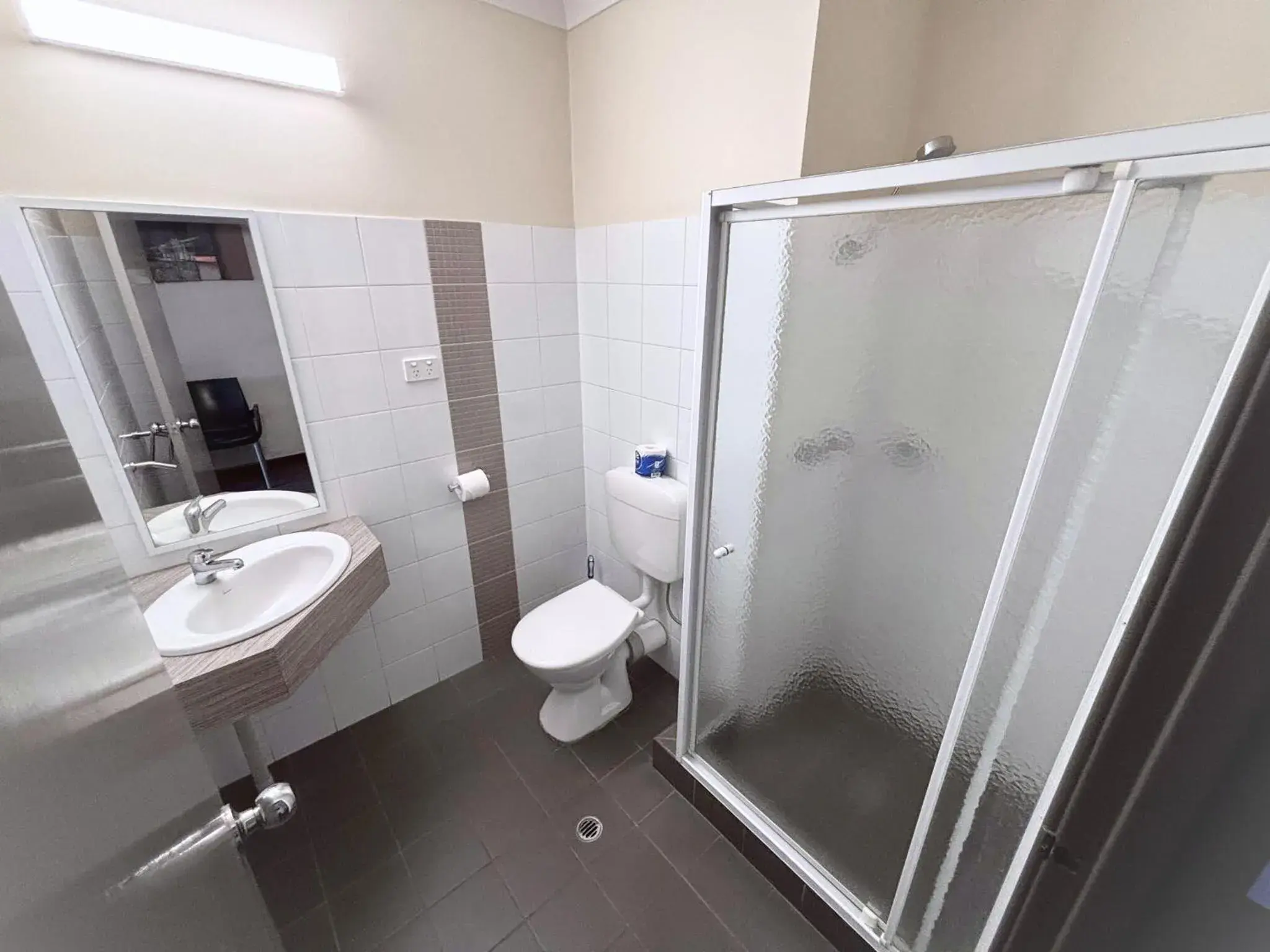 Standard Double Room in Prince of Wales Hotel, Bunbury Standard Double Room in Prince of Wales Hotel, Bunbury