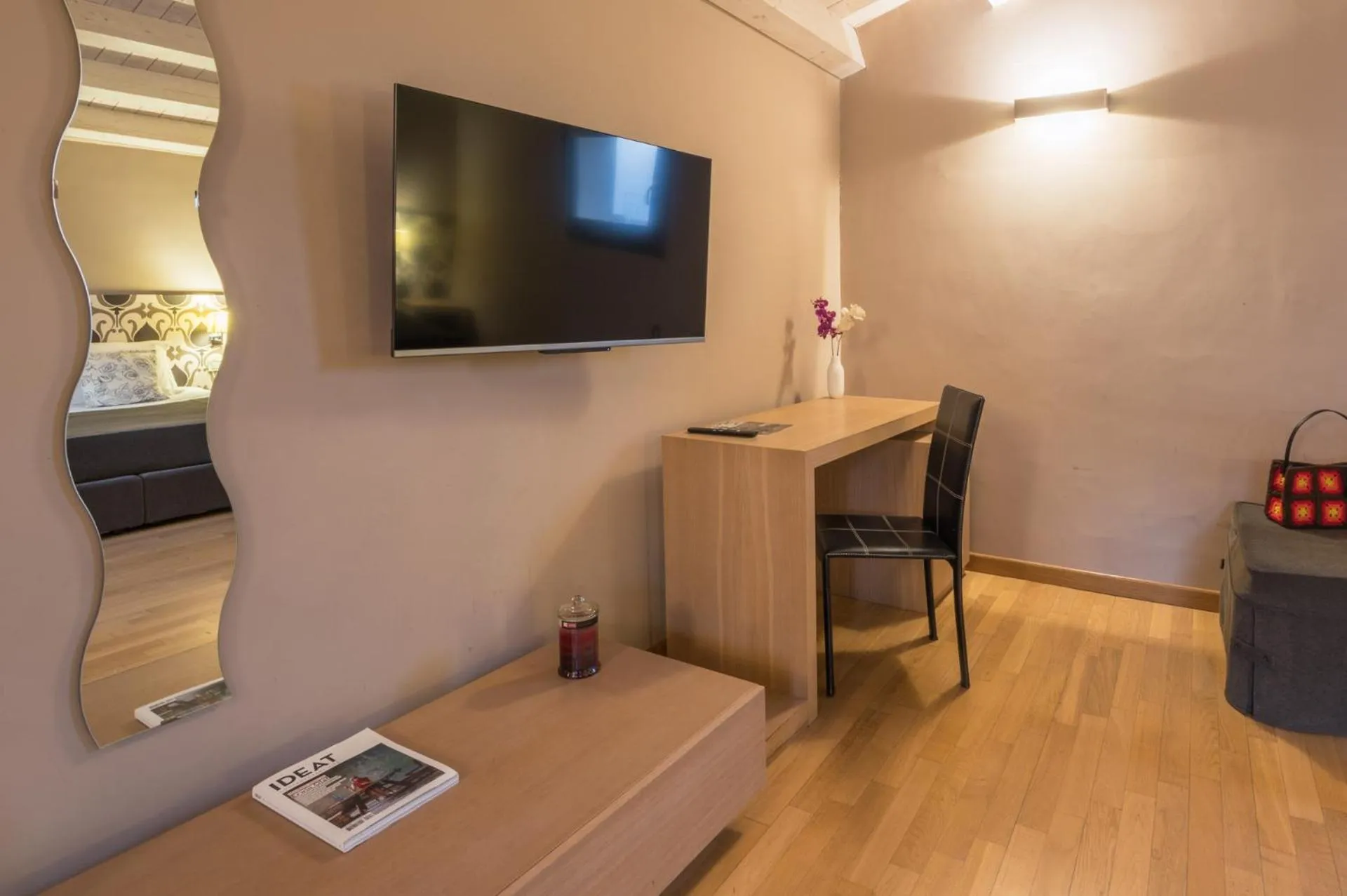 TV and multimedia in Hotel Vittorio Veneto