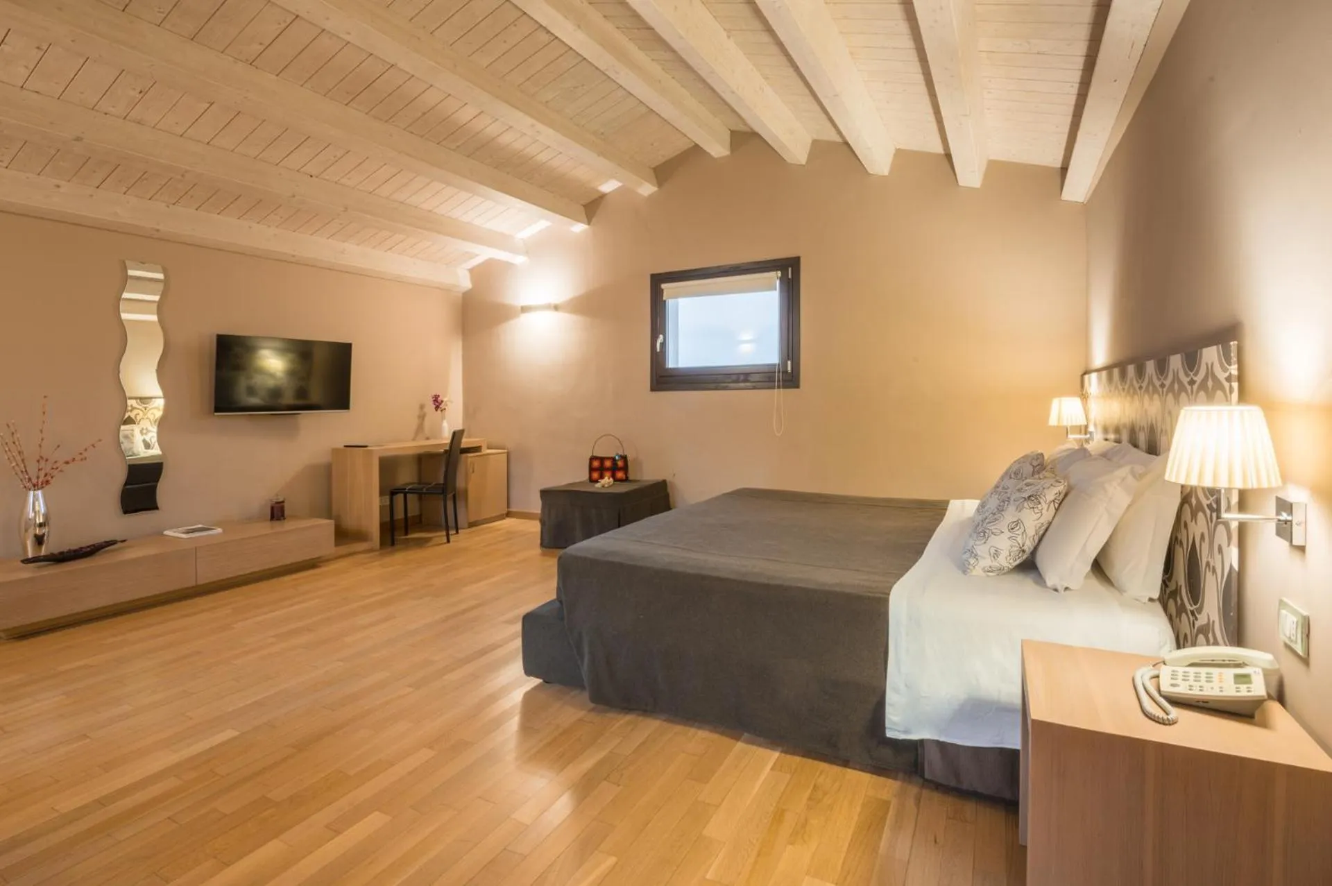 Bedroom, Bed in Hotel Vittorio Veneto