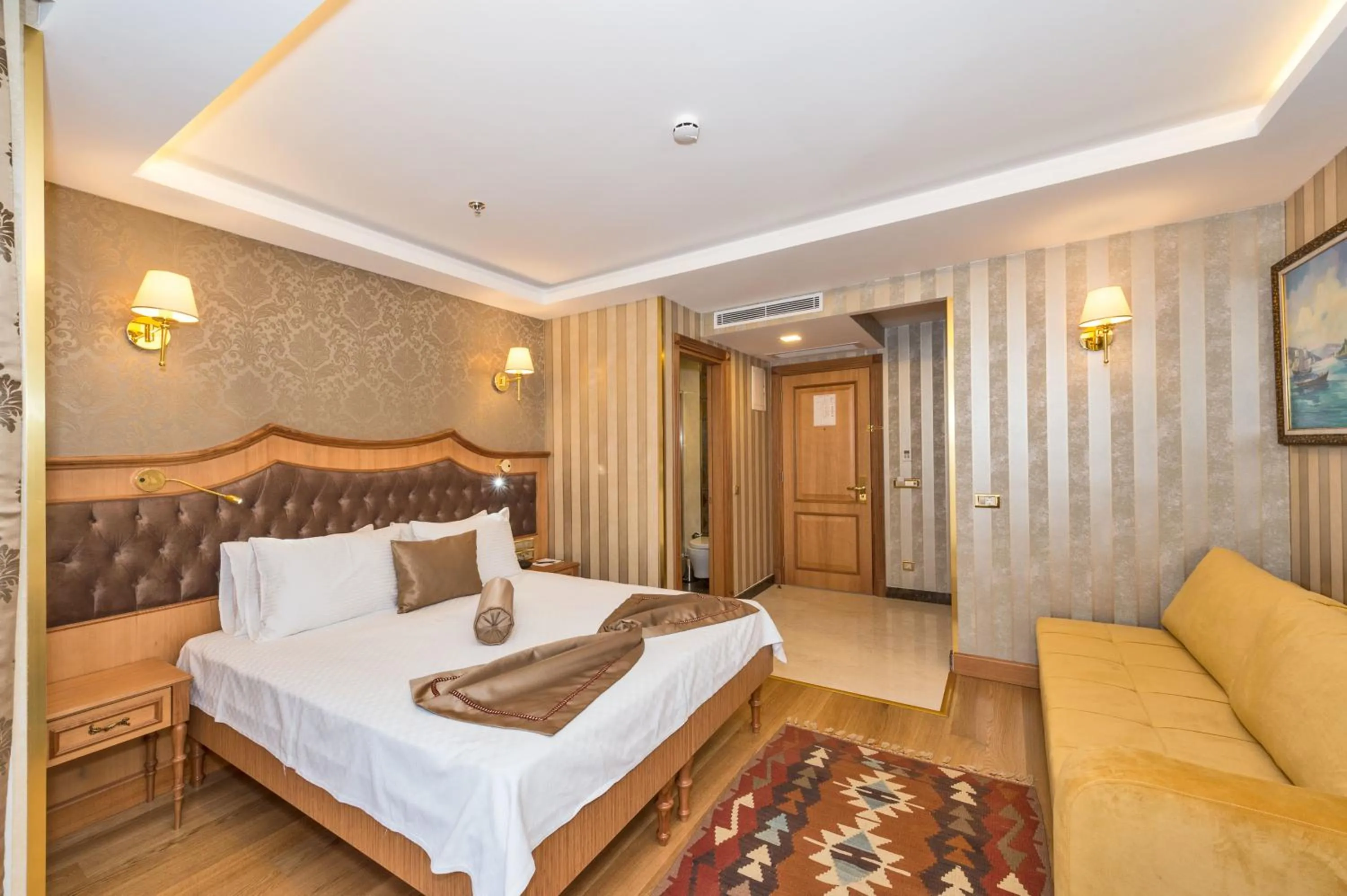 Photo of the whole room, Bed in Aprilis Gold Hotel - Special Category