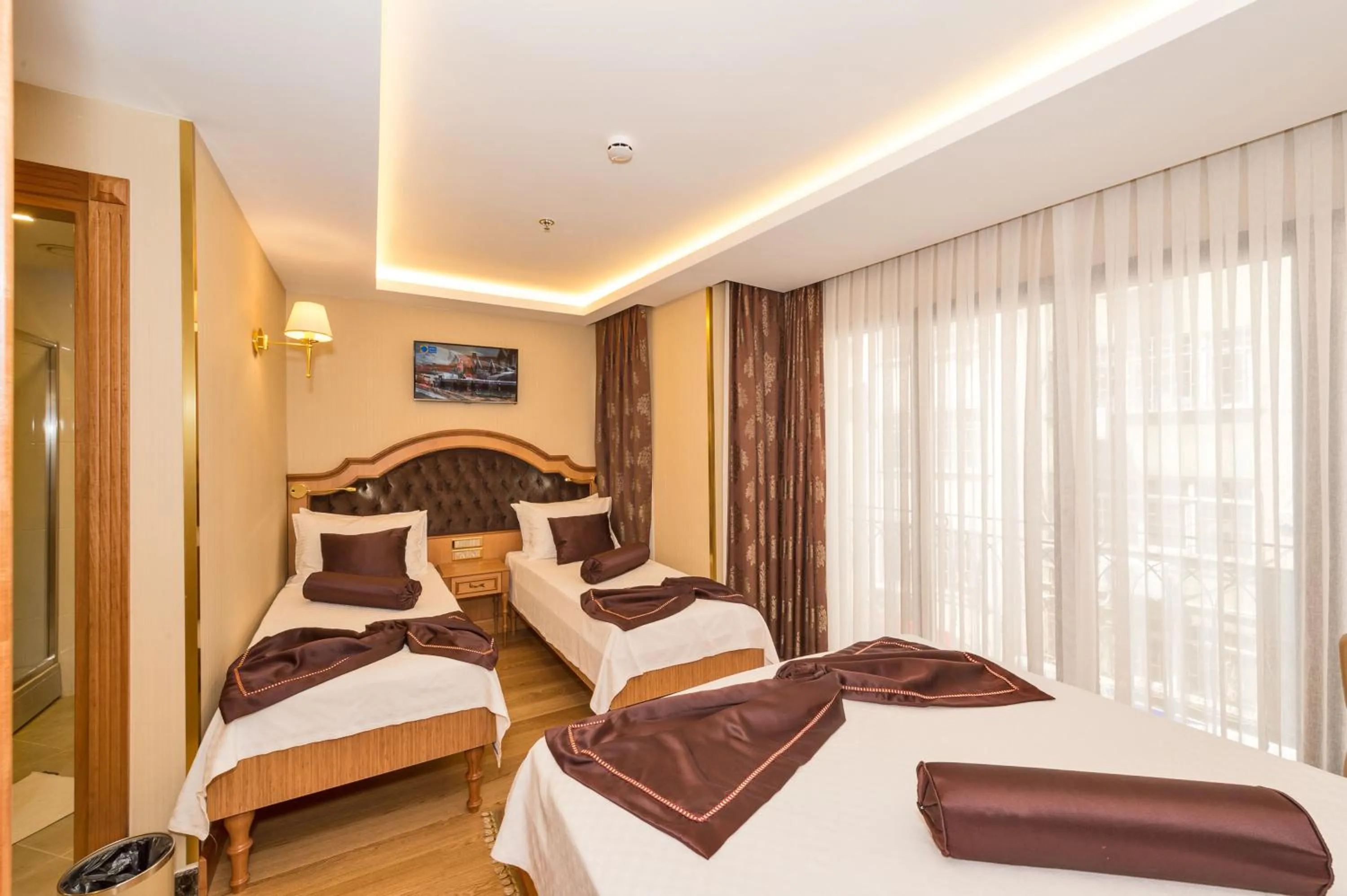 Photo of the whole room, Bed in Aprilis Gold Hotel - Special Category