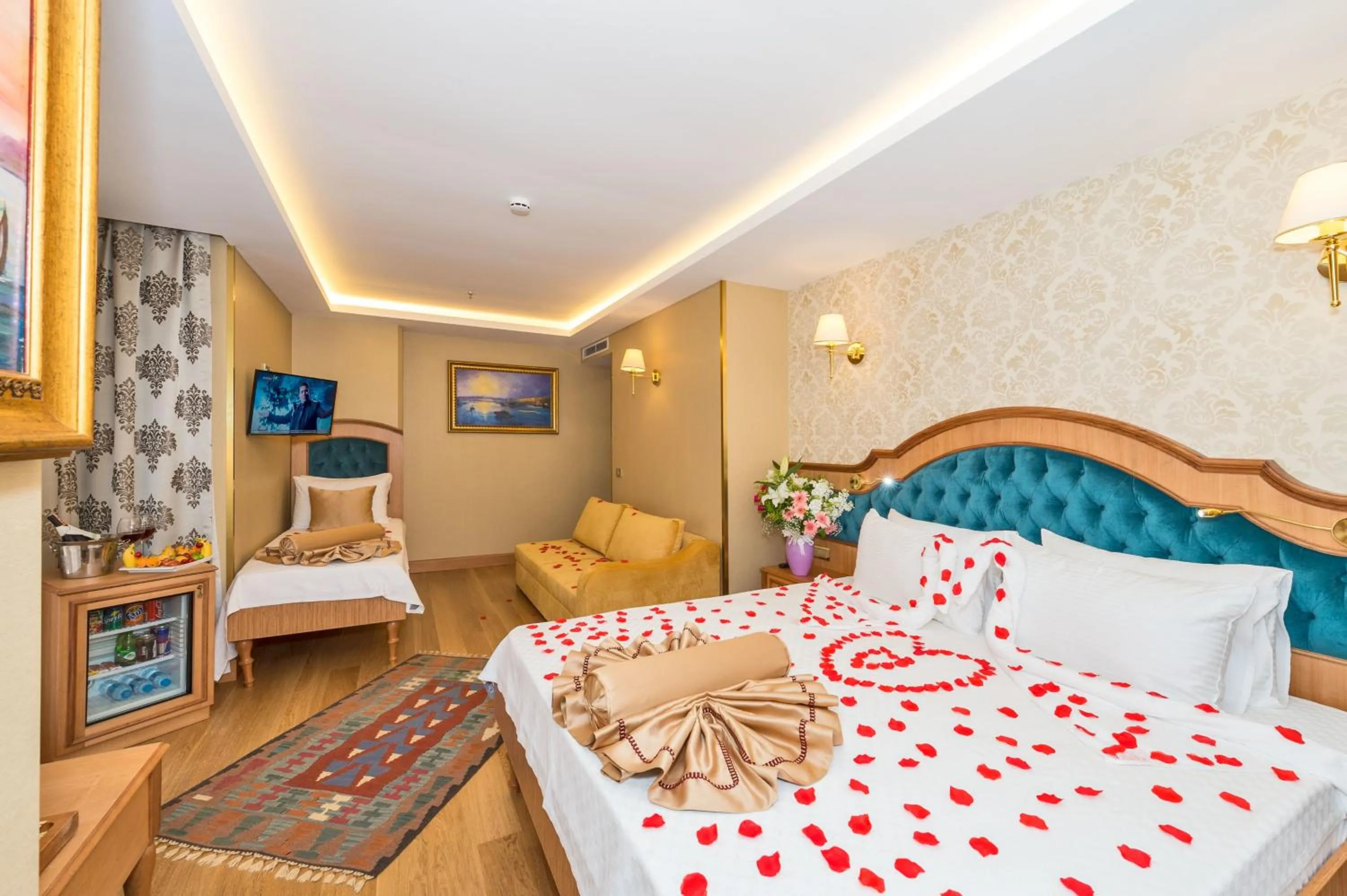 Bedroom, Bed in Aprilis Gold Hotel - Special Category