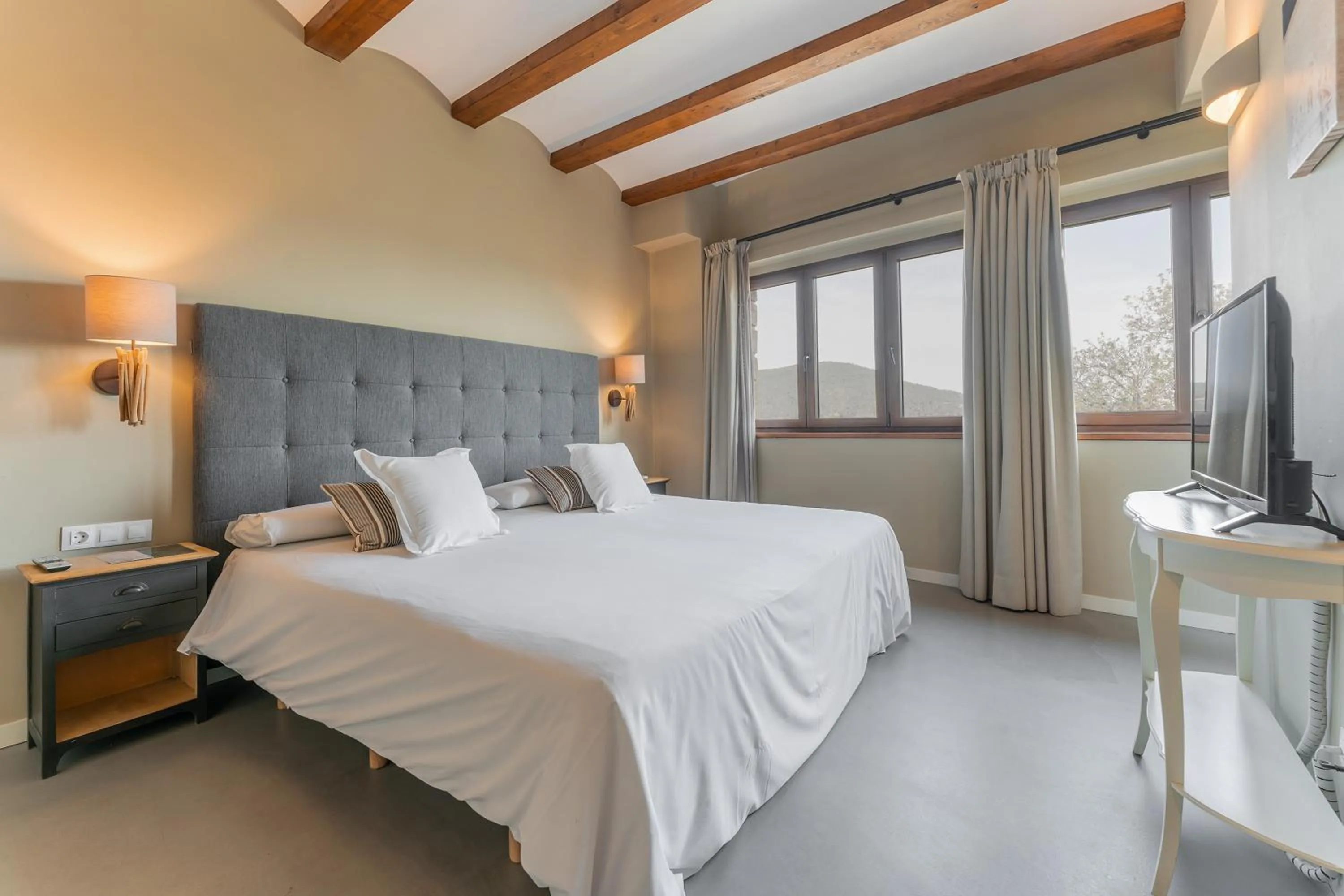 Photo of the whole room, Bed in Hotel Mas De Cebrian