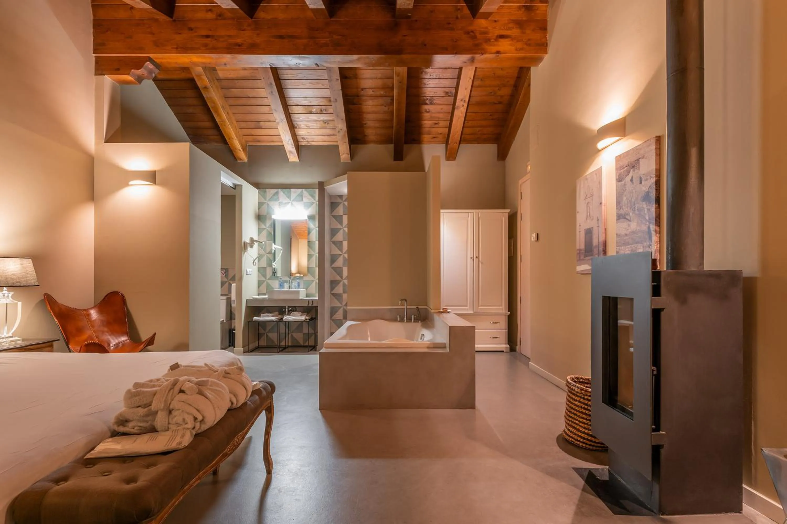 Photo of the whole room in Hotel Mas De Cebrian