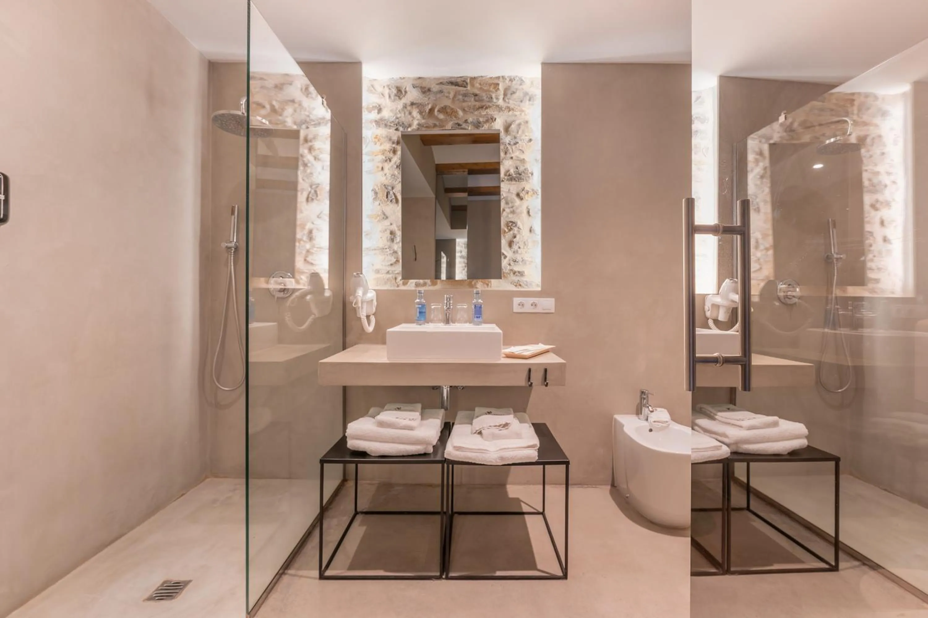 Bathroom in Hotel Mas De Cebrian