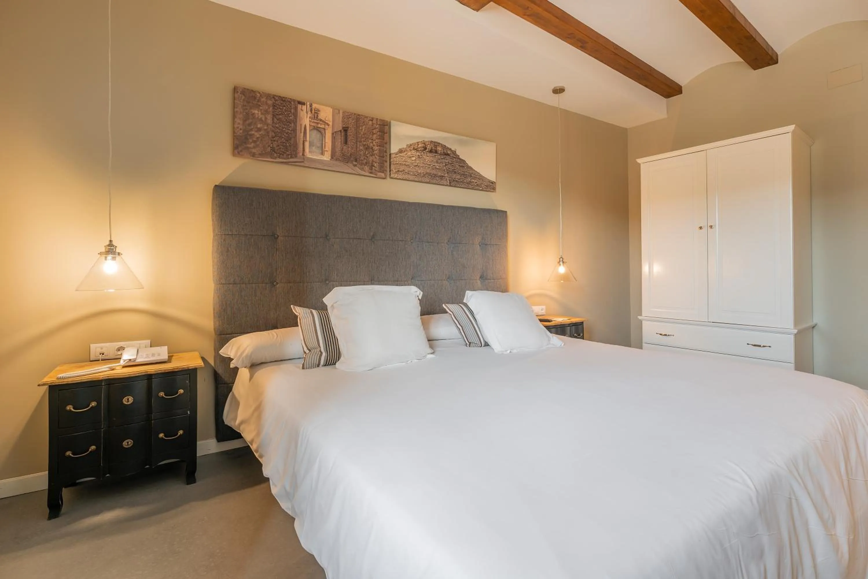 Bedroom, Bed in Hotel Mas De Cebrian