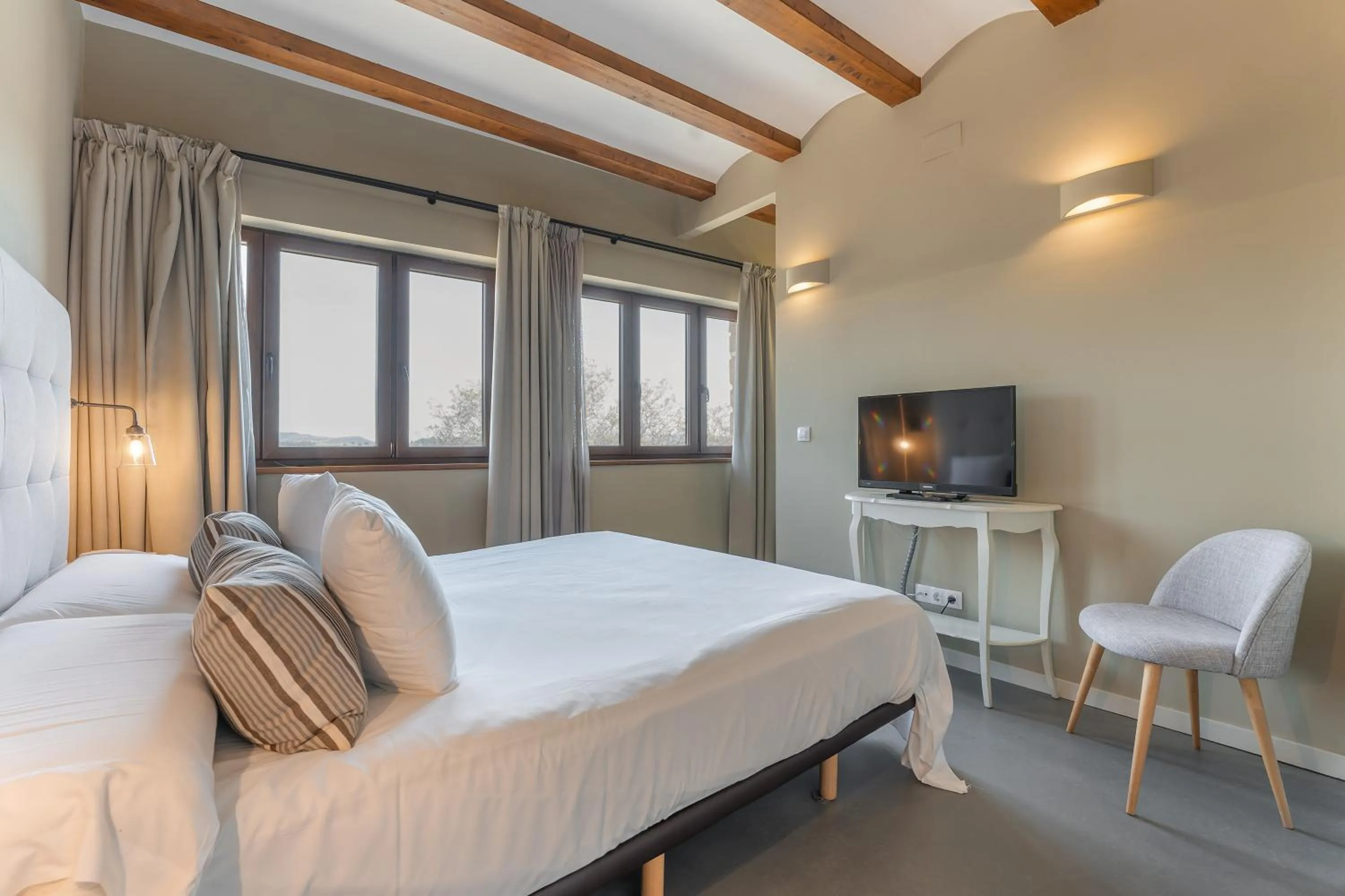 Photo of the whole room, Bed in Hotel Mas De Cebrian