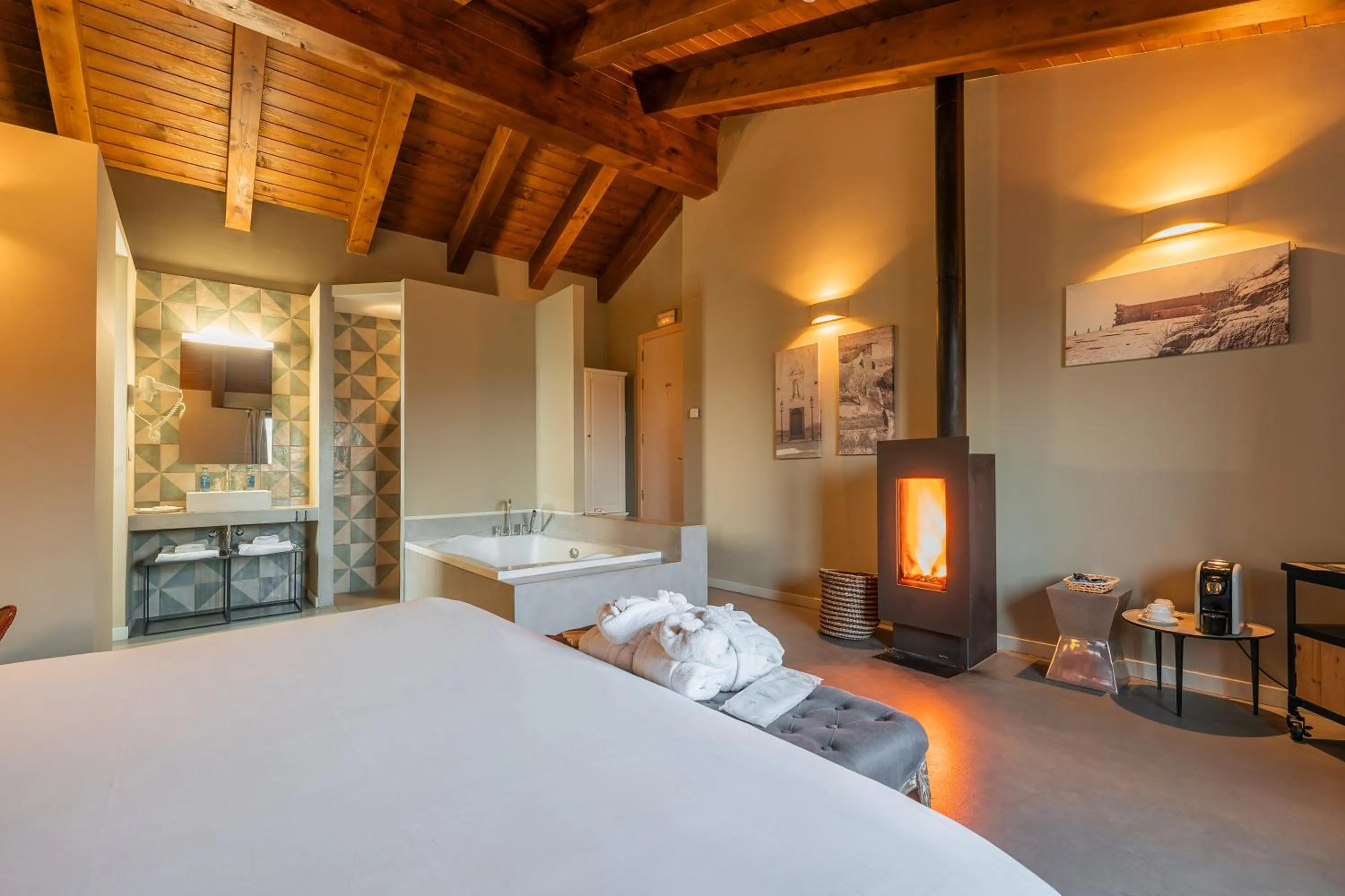 Bedroom, Bed in Hotel Mas De Cebrian