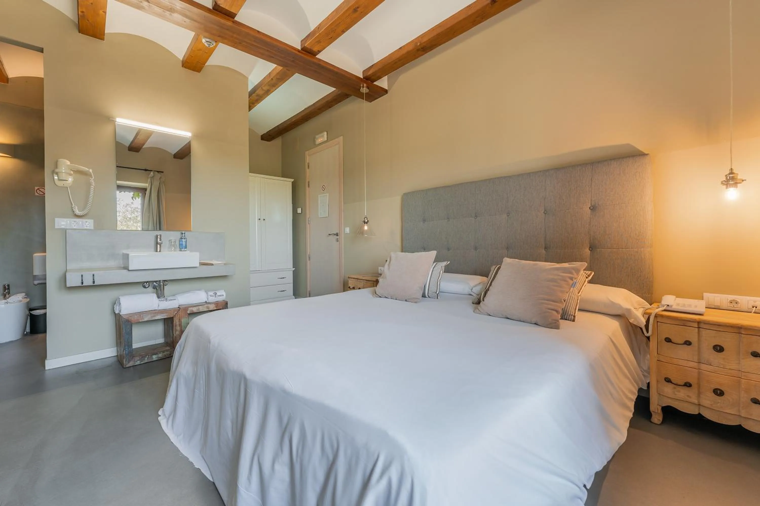 Photo of the whole room, Bed in Hotel Mas De Cebrian