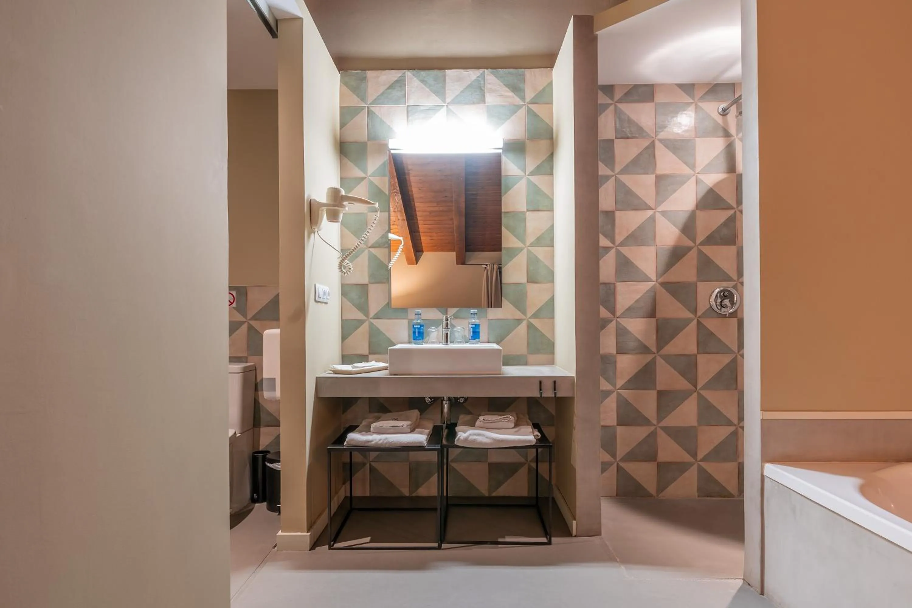 Shower in Hotel Mas De Cebrian