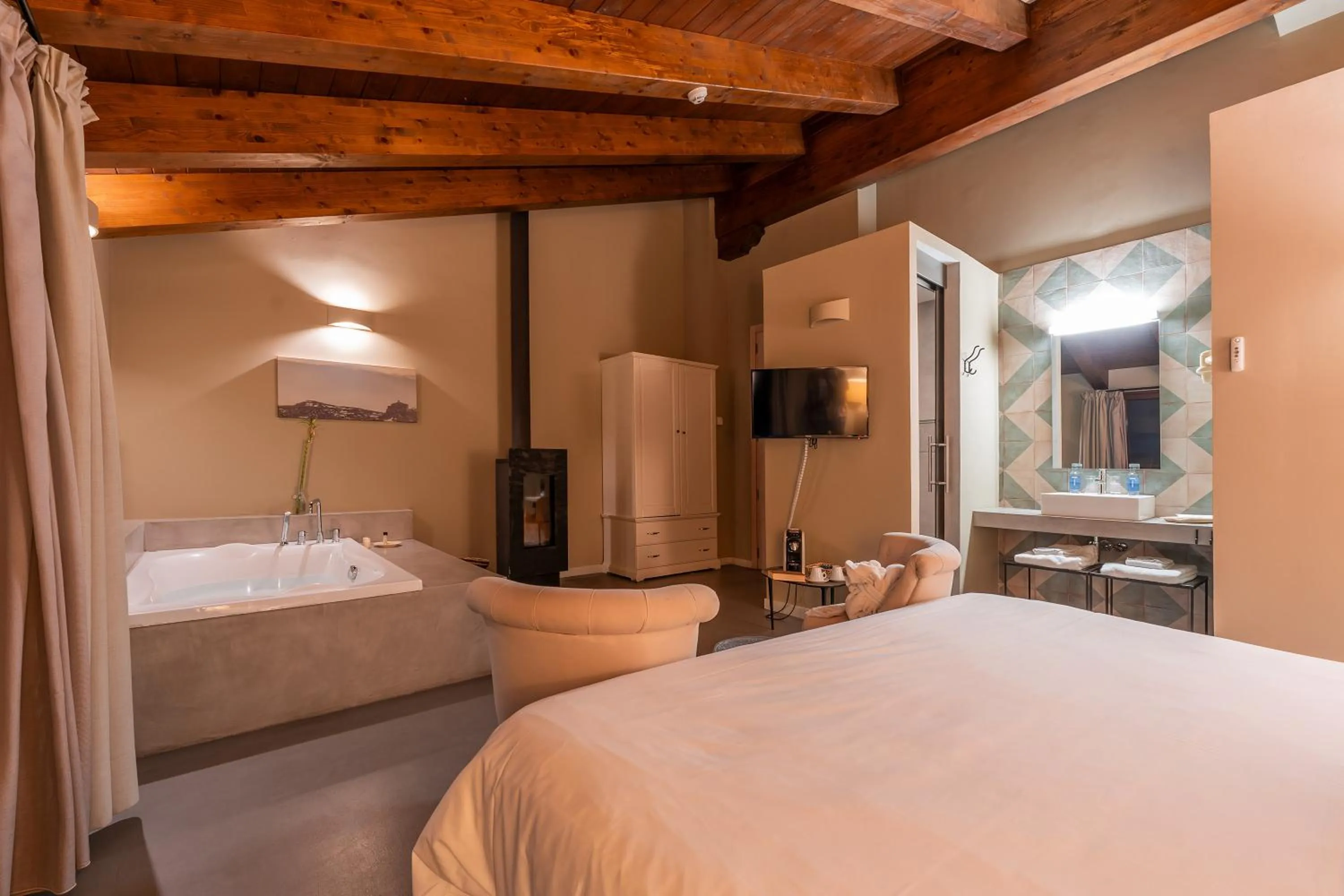 Photo of the whole room, Bed in Hotel Mas De Cebrian