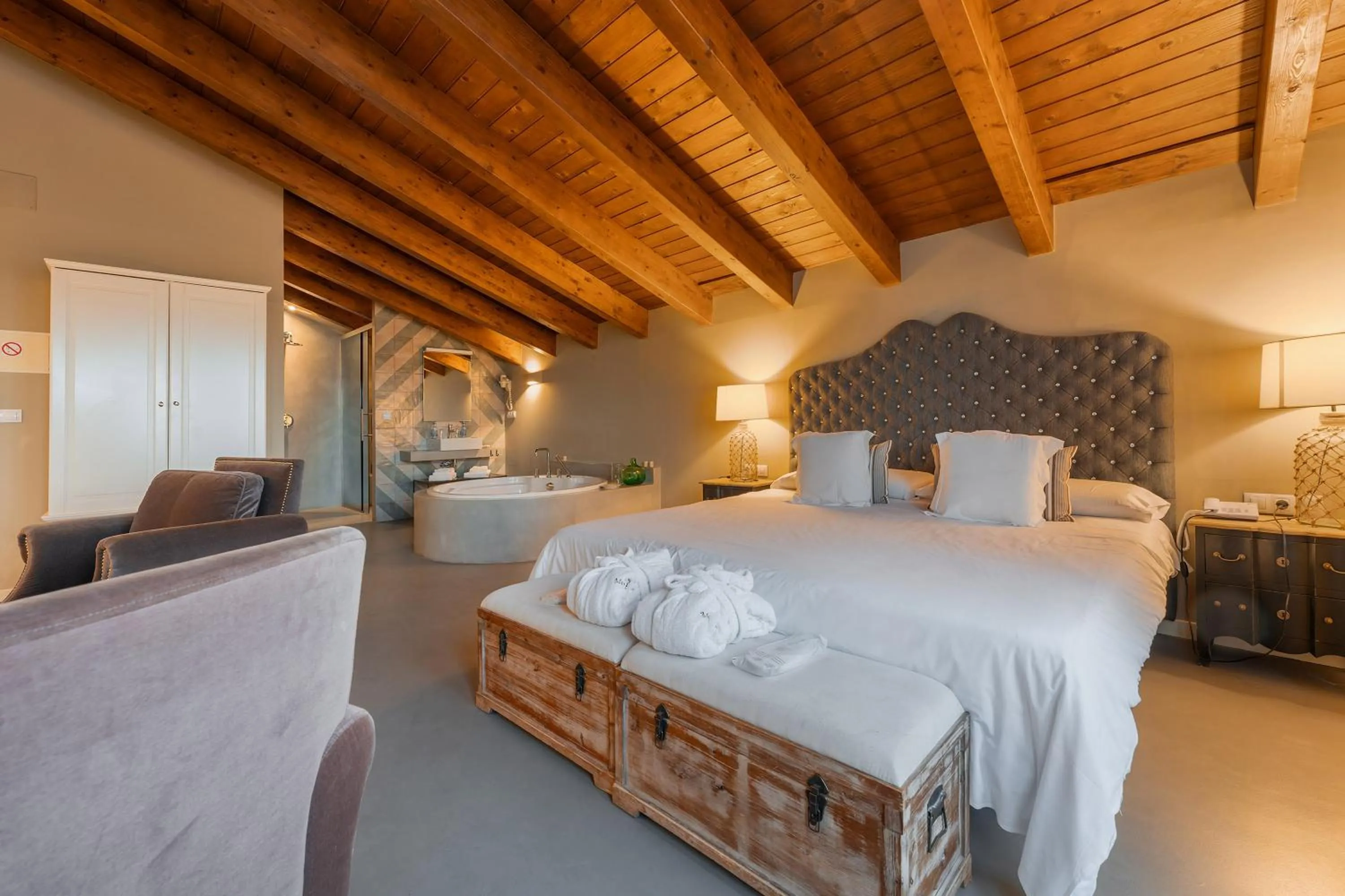 Bedroom, Bed in Hotel Mas De Cebrian