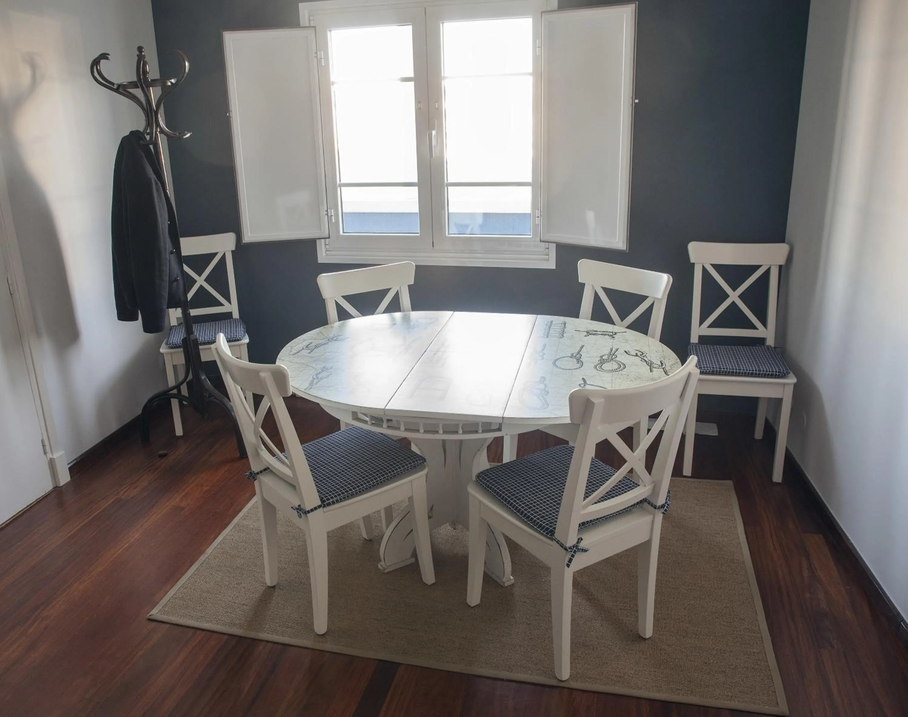 Communal lounge/ TV room in A Casa do Porto