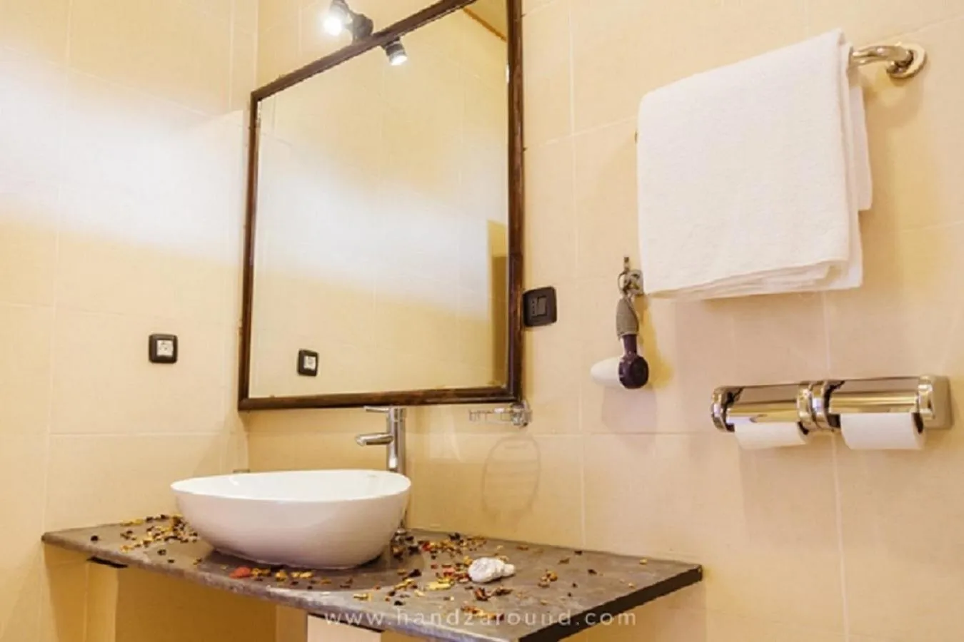 Bathroom in Maribela Hotel