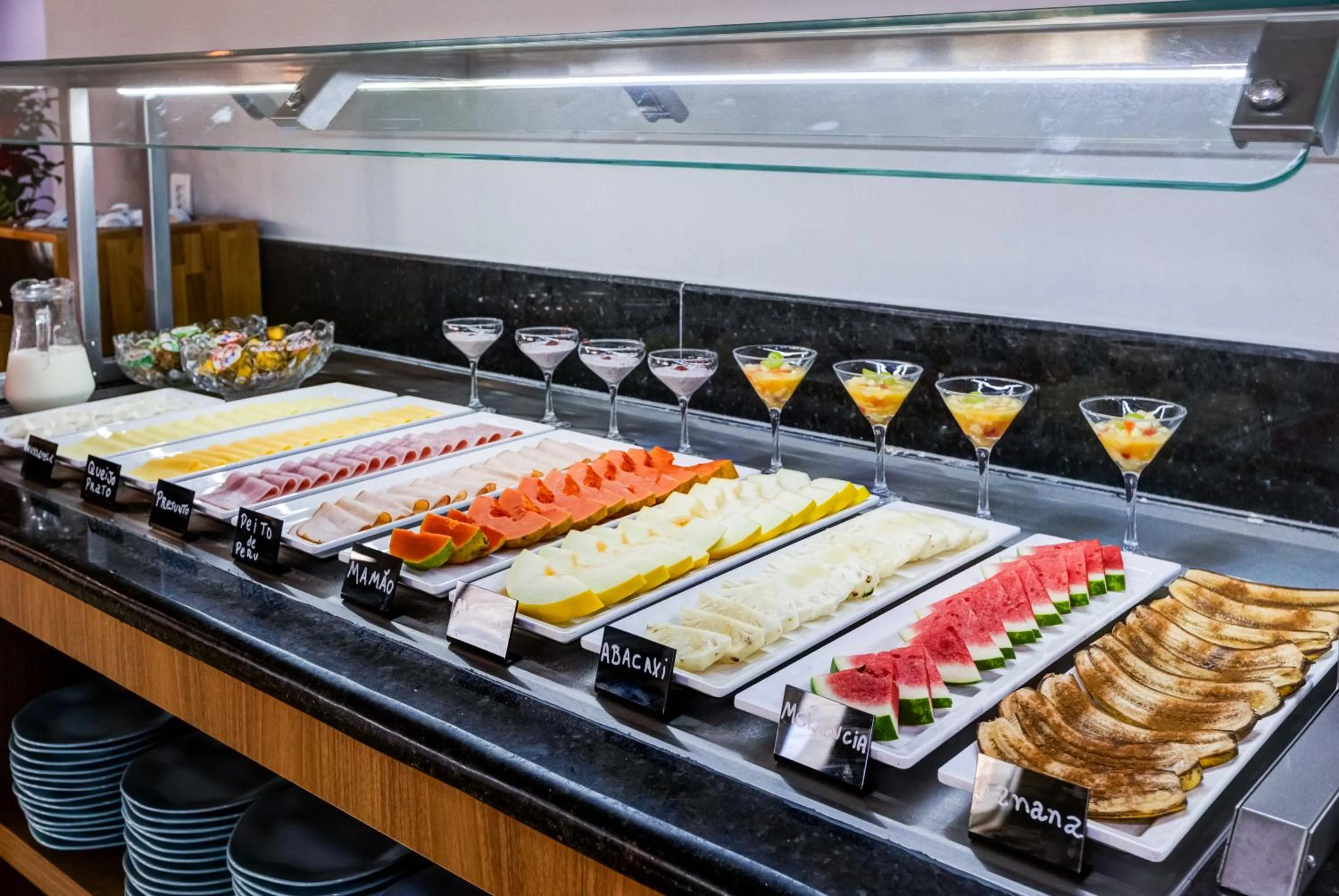 Buffet breakfast in Gran Paradiso Campos do Jordão By Ventura OFICIAL