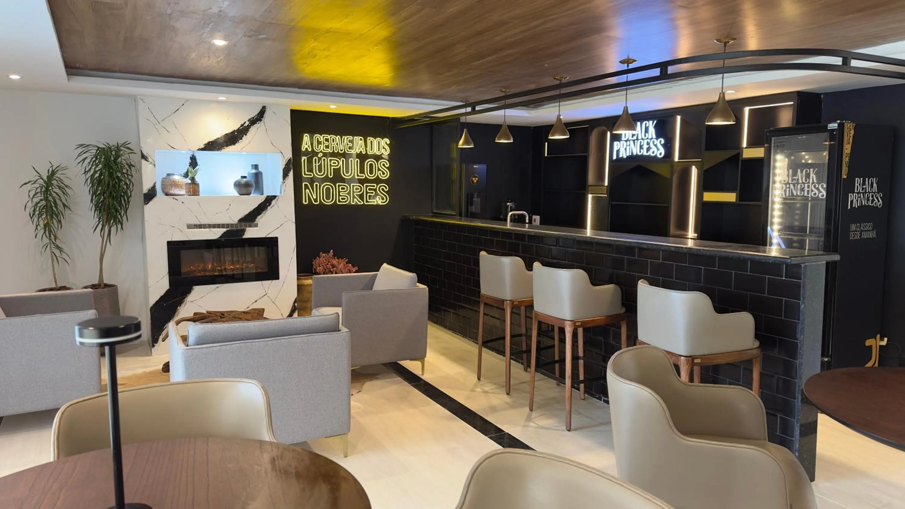 Lounge or bar in Gran Paradiso Campos do Jordão By Ventura OFICIAL