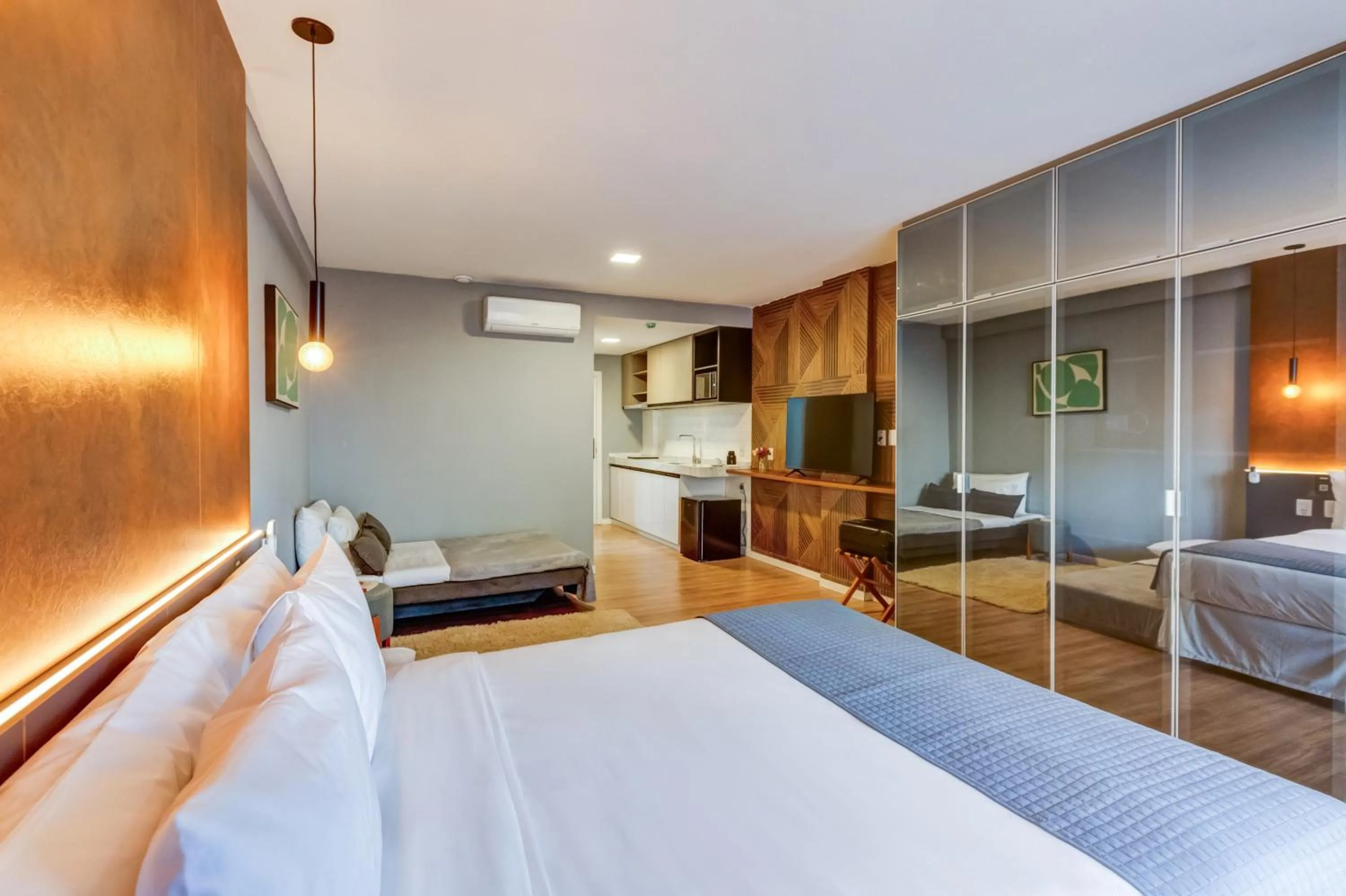 Photo of the whole room, Bed in Gran Paradiso Campos do Jordão By Ventura OFICIAL