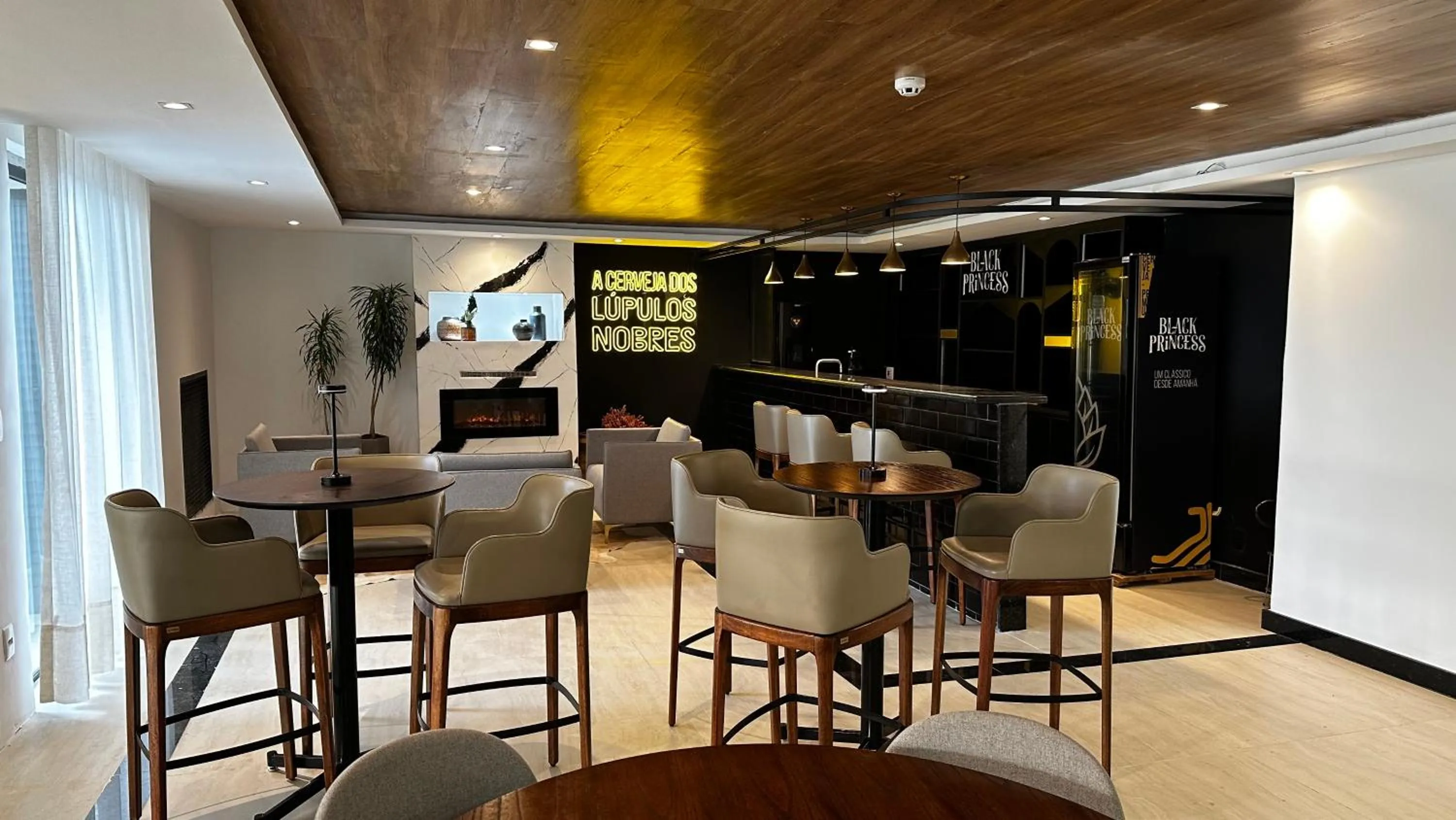 Lounge or bar in Gran Paradiso Campos do Jordão By Ventura OFICIAL