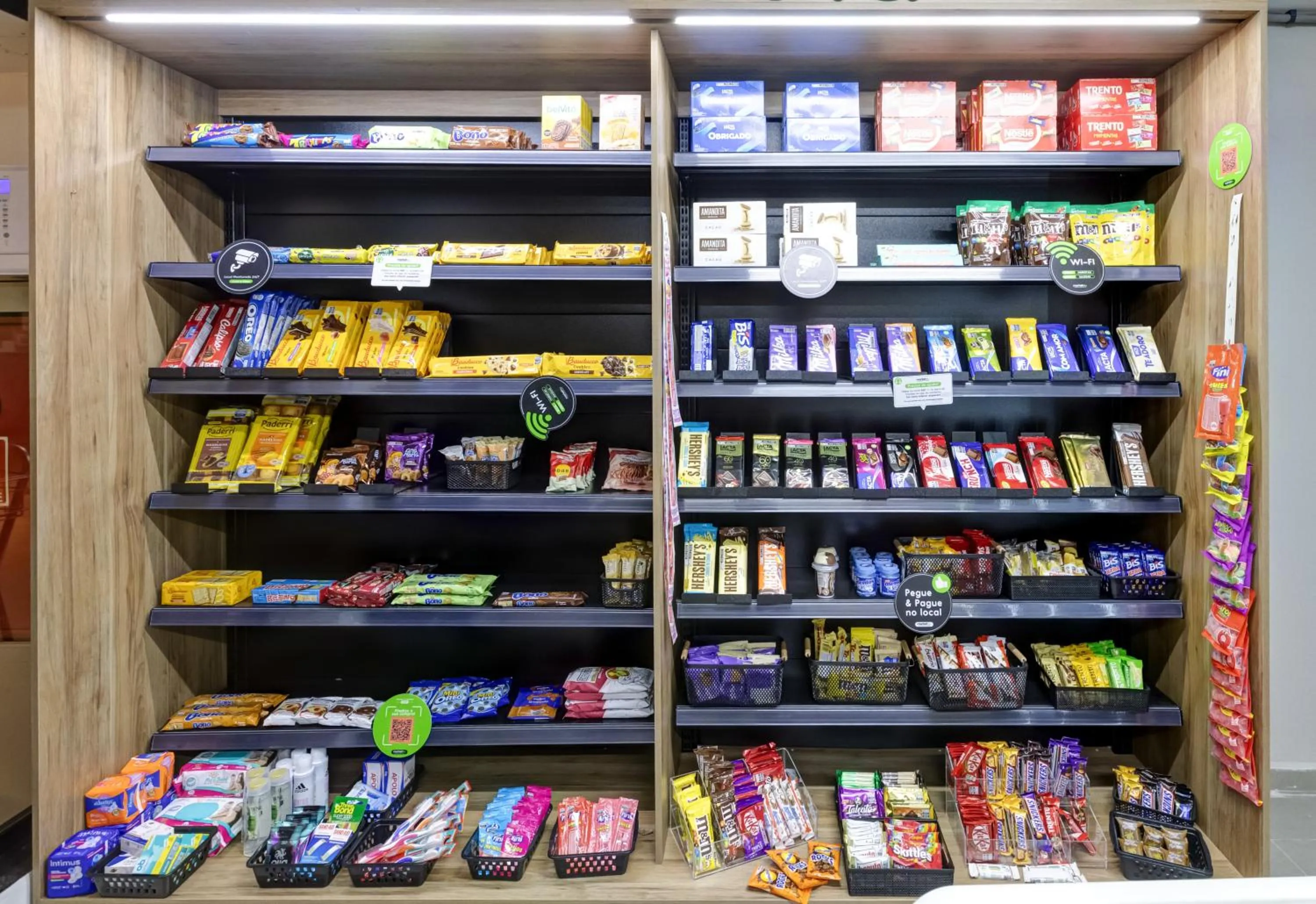 On-site shops in Gran Paradiso Campos do Jordão By Ventura OFICIAL