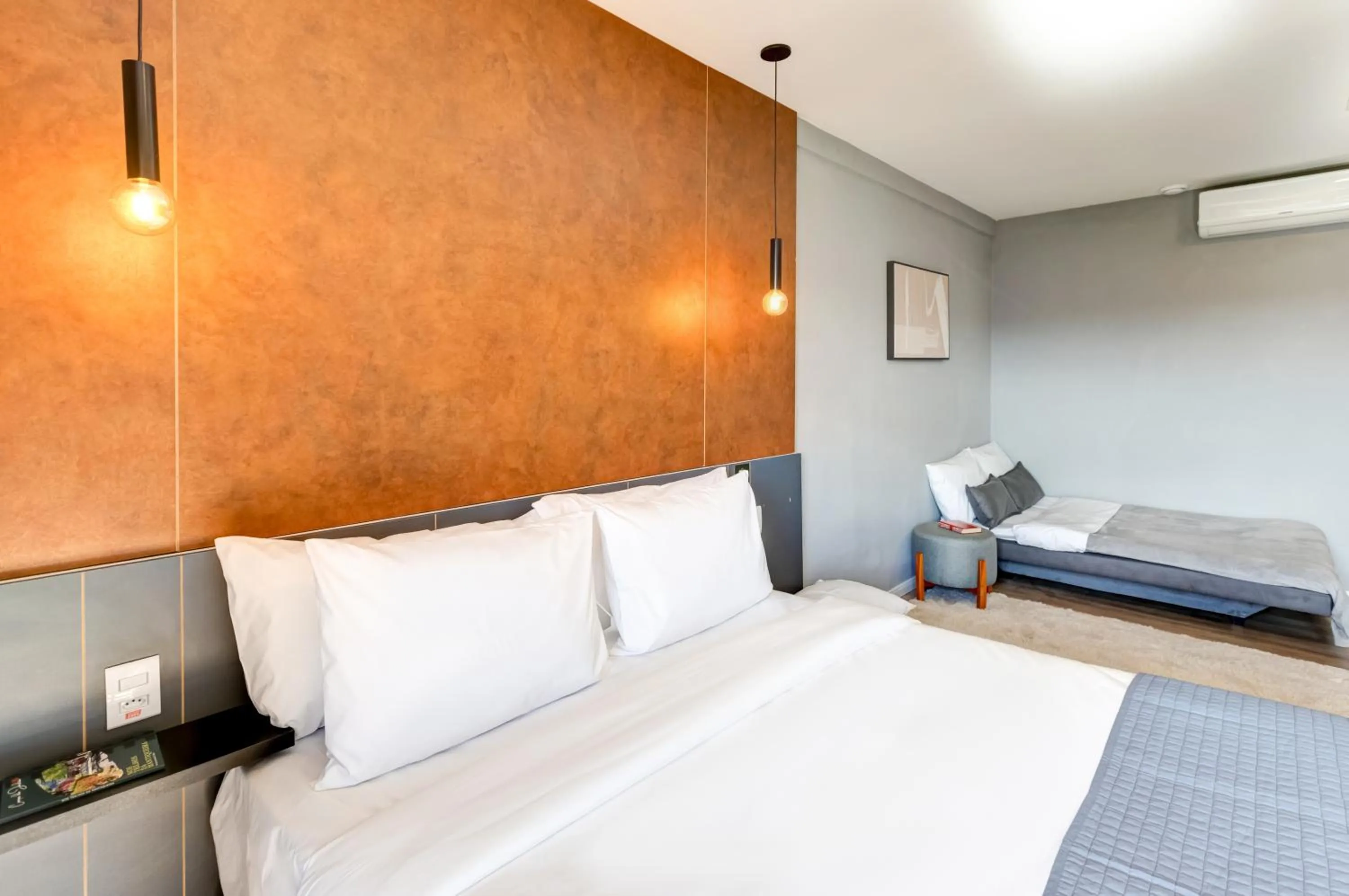 Bedroom, Bed in Gran Paradiso Campos do Jordão By Ventura OFICIAL