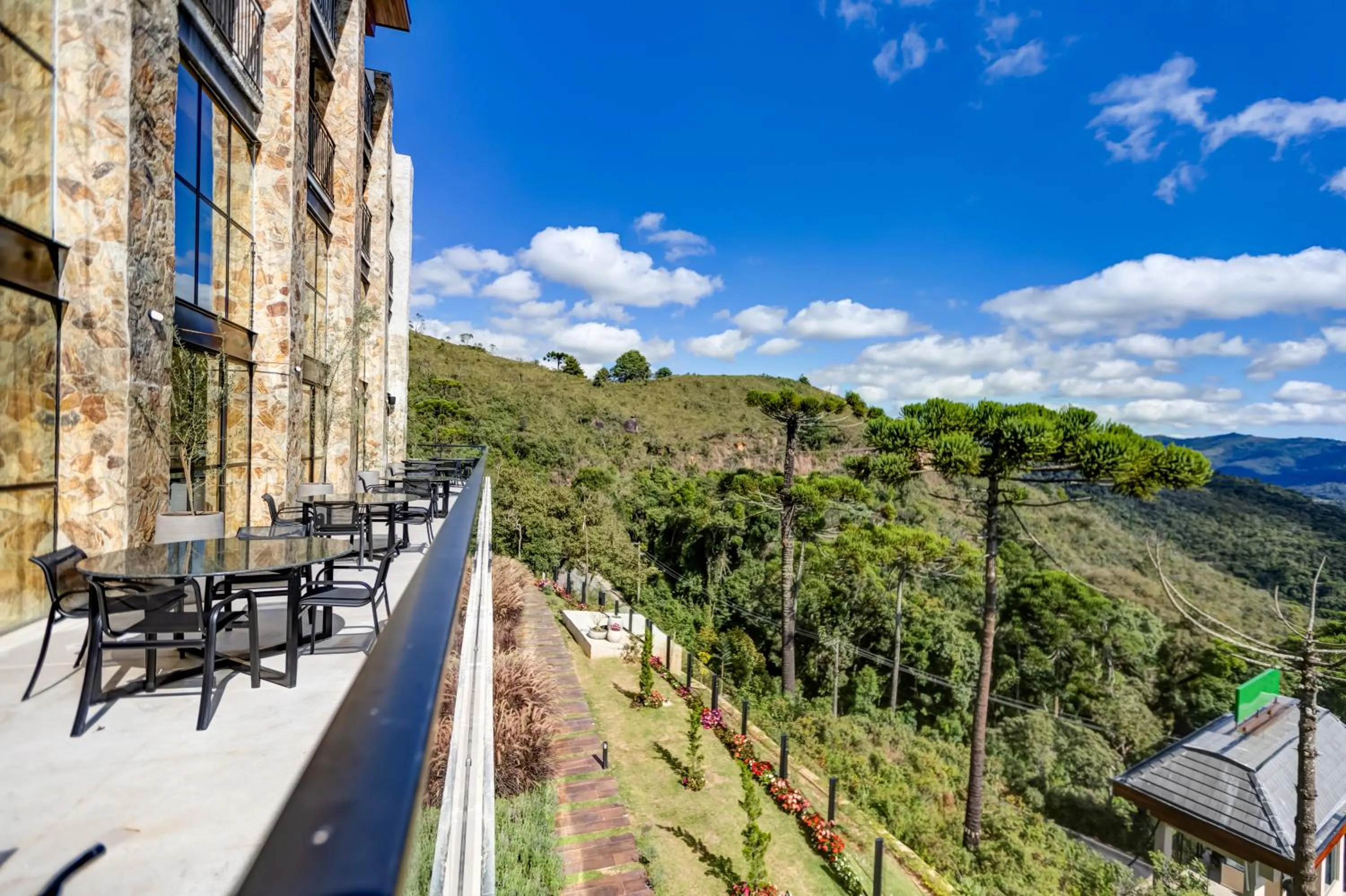 Mountain view in Gran Paradiso Campos do Jordão By Ventura OFICIAL