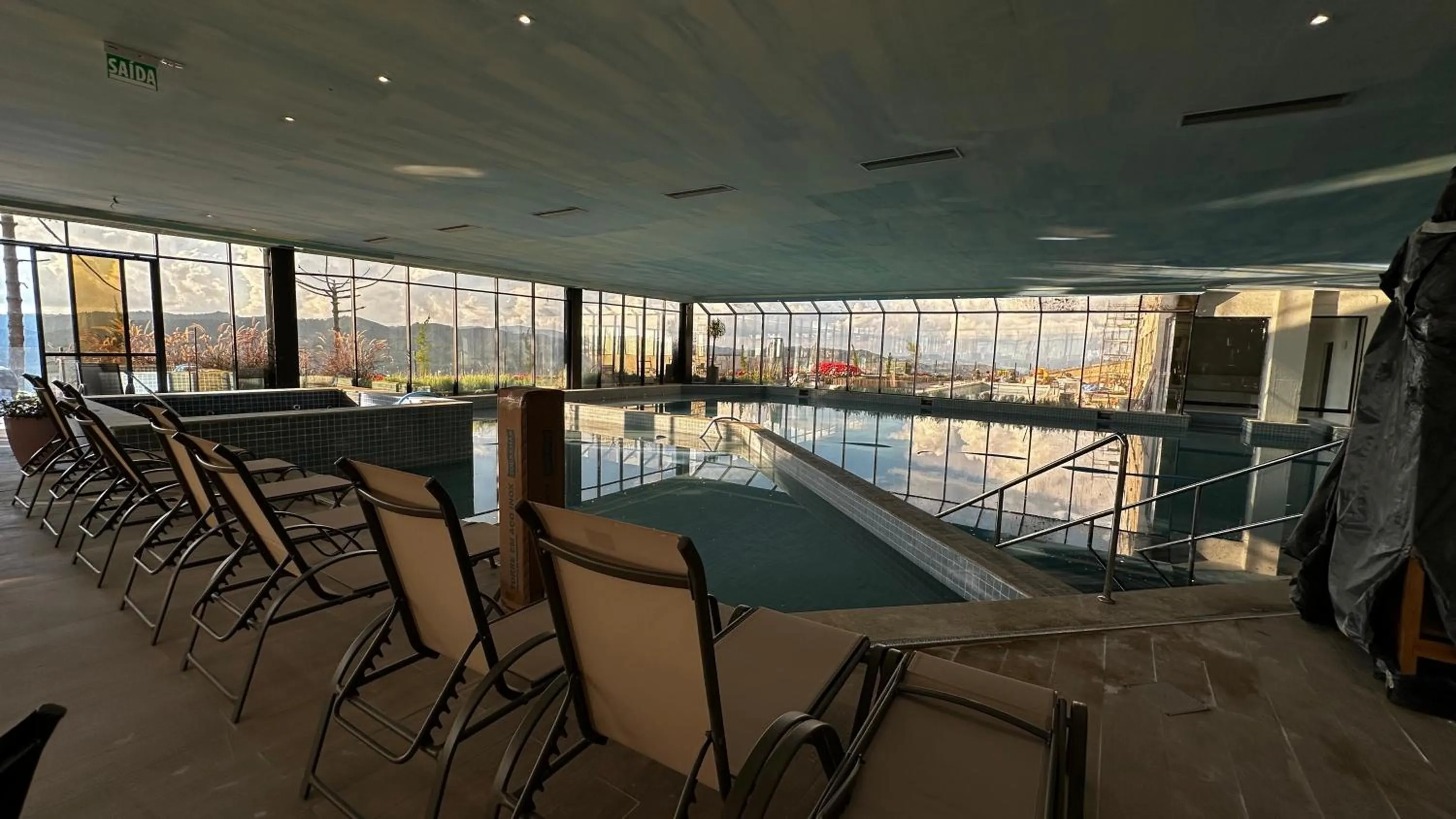 Swimming pool in Gran Paradiso Campos do Jordão By Ventura OFICIAL