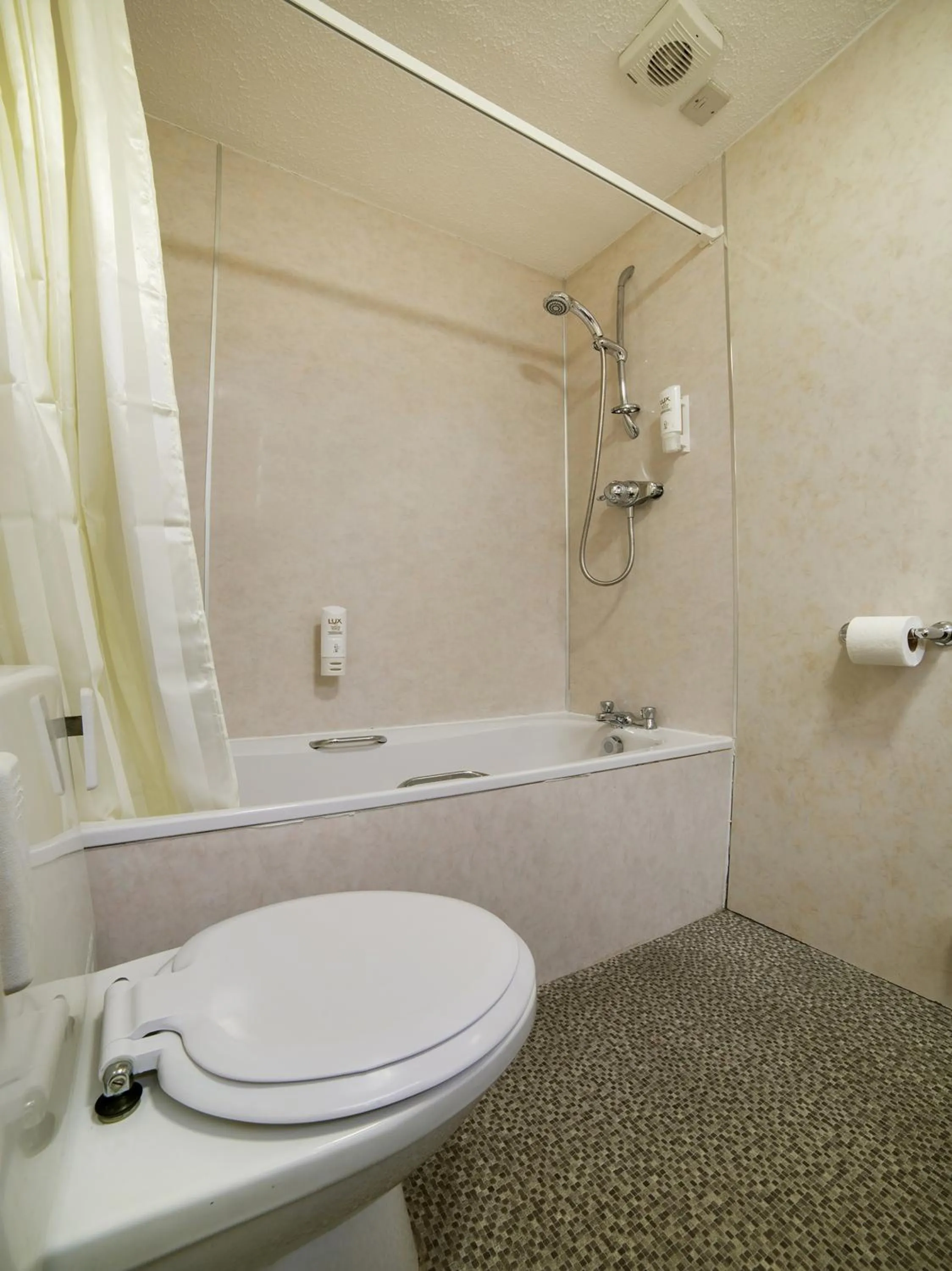 Bathroom in Brentwood Aberdeen City Centre near Union Street