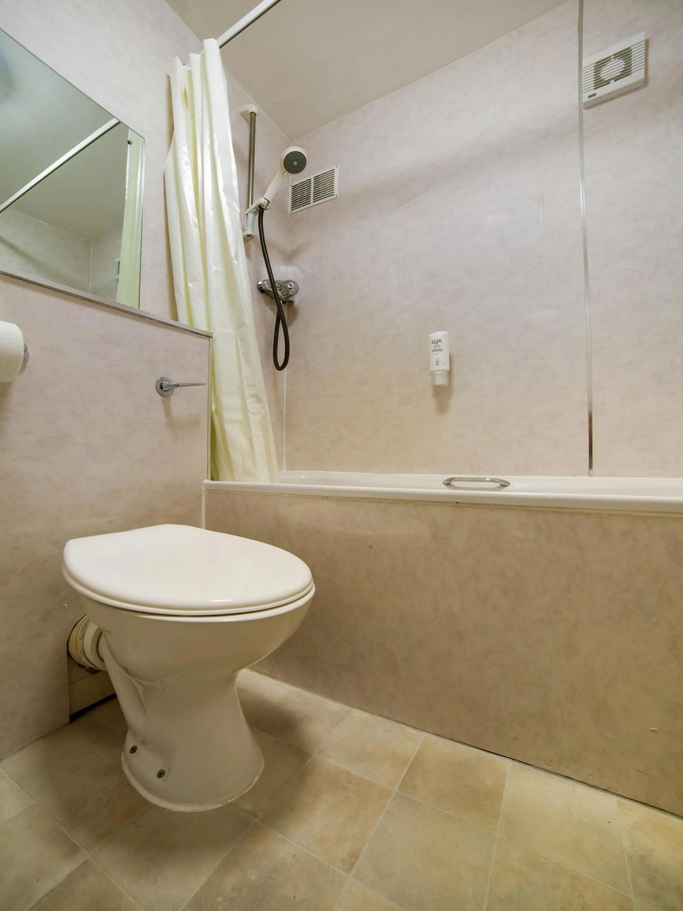 Bathroom in Brentwood Aberdeen City Centre near Union Street