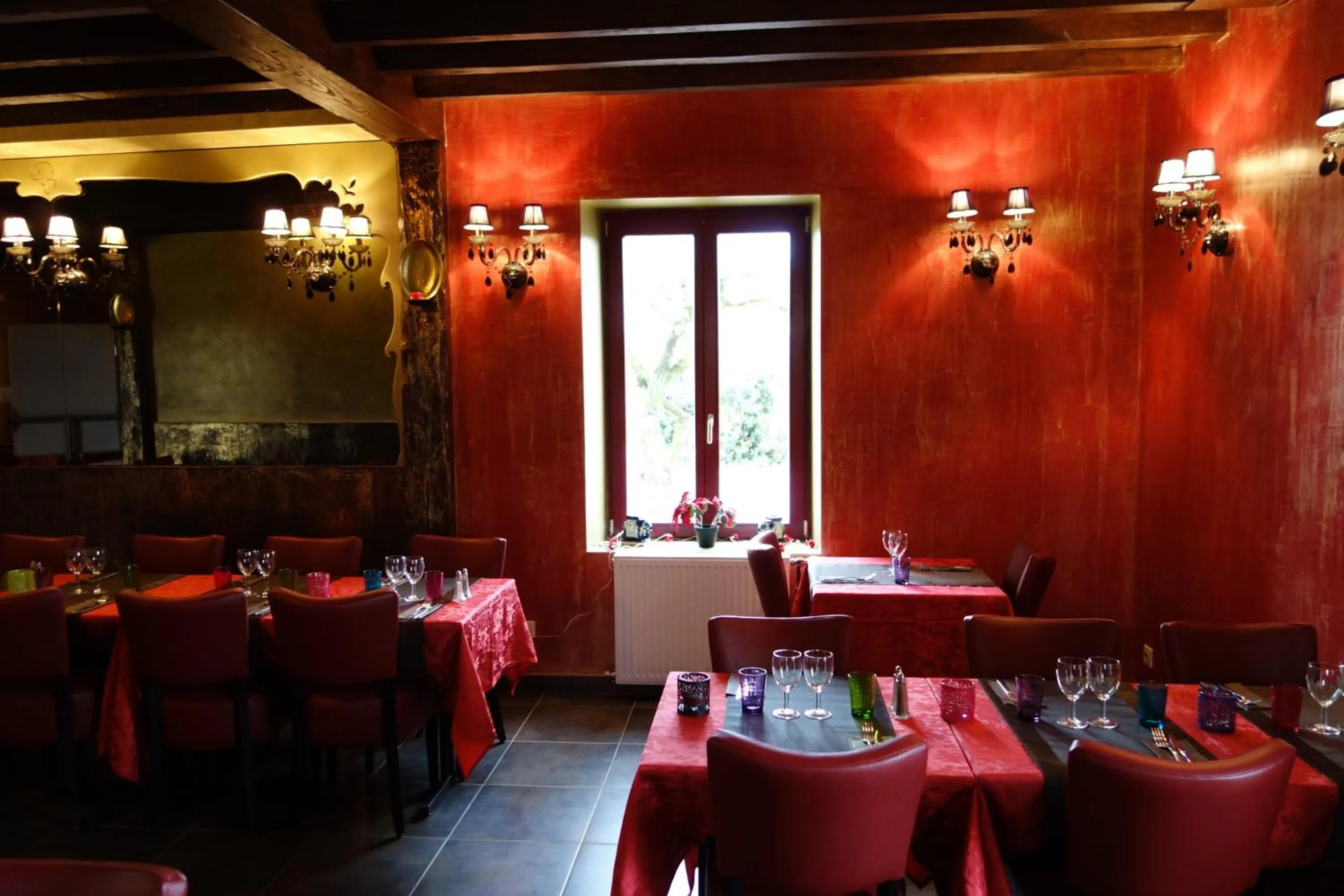 Restaurant/places to eat in Le Fauverney Lodge